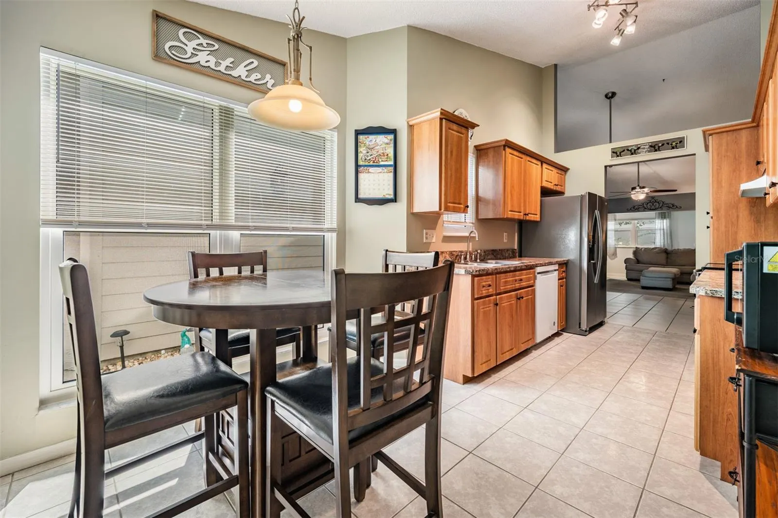 136 HUNTER CT