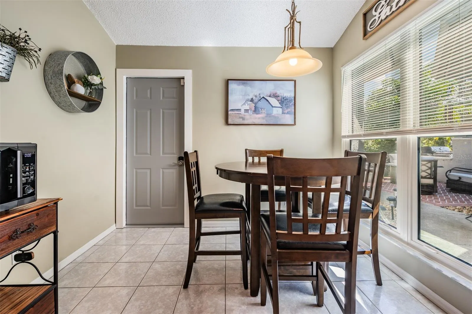 136 HUNTER CT