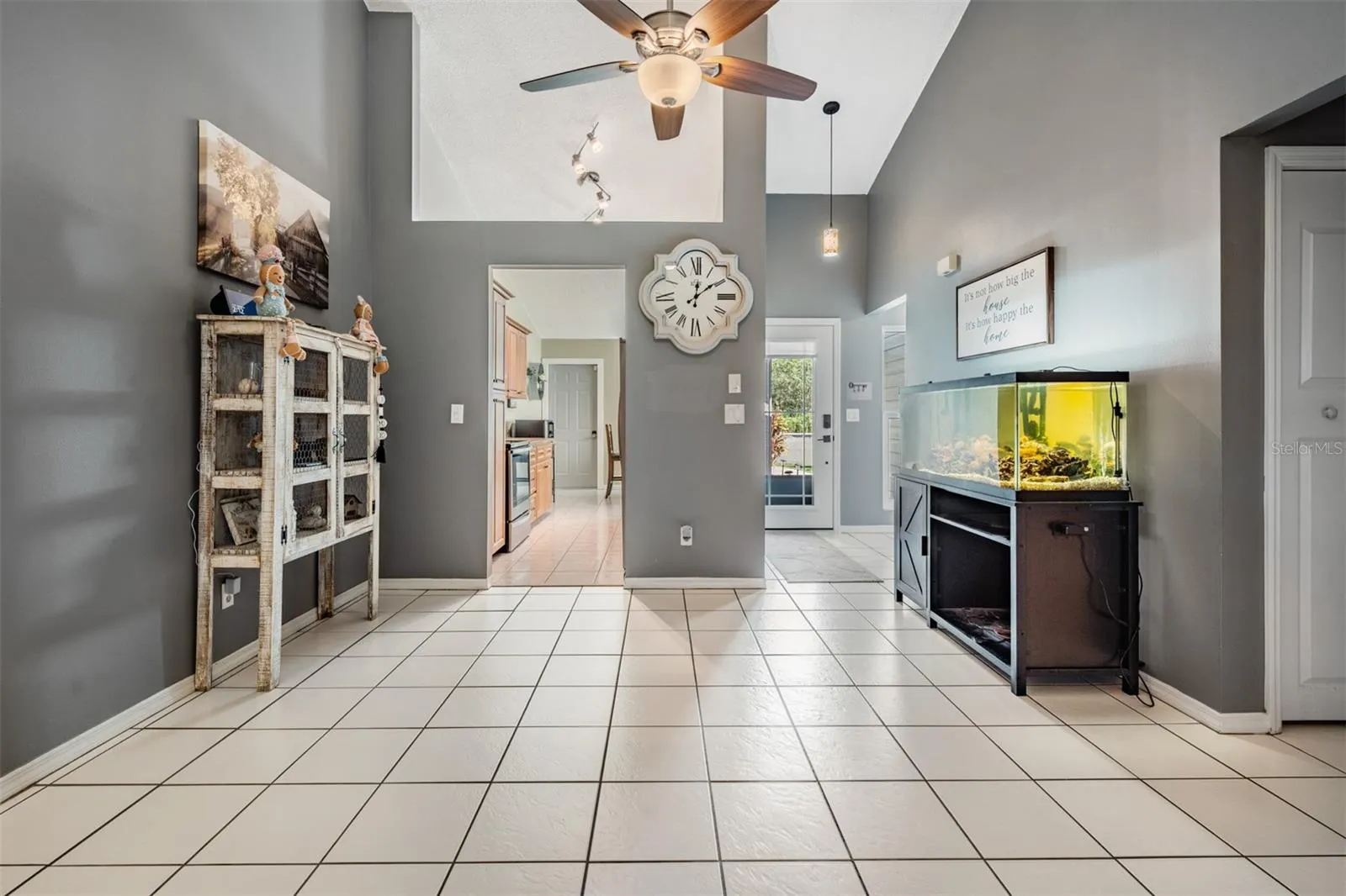 136 HUNTER CT