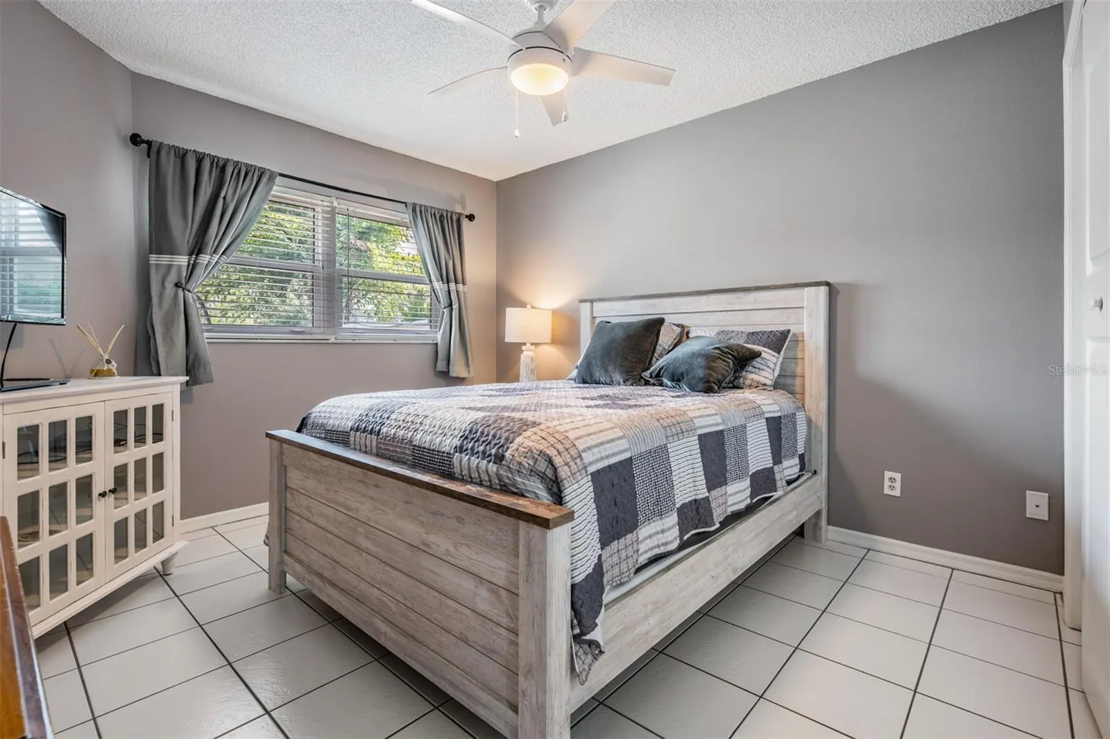 136 HUNTER CT