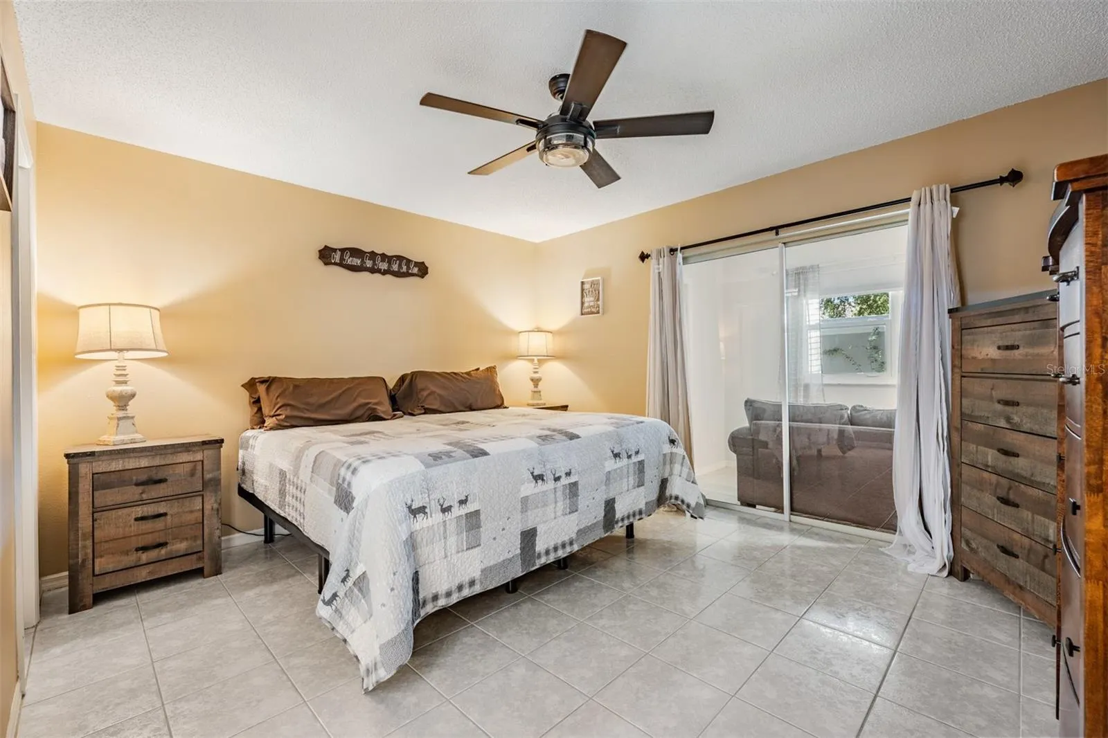 136 HUNTER CT