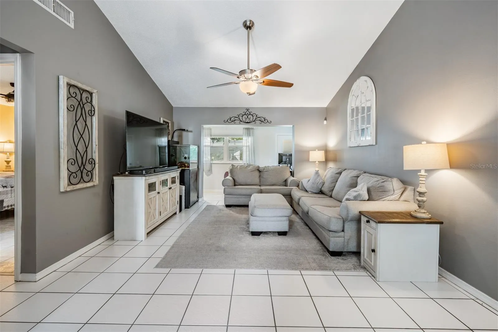 136 HUNTER CT
