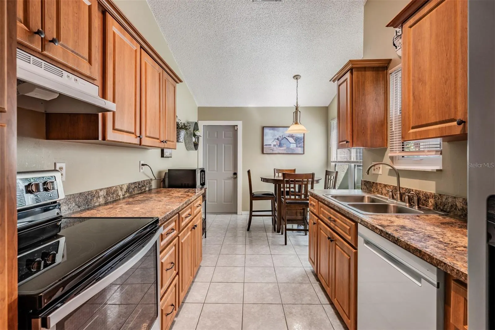 136 HUNTER CT