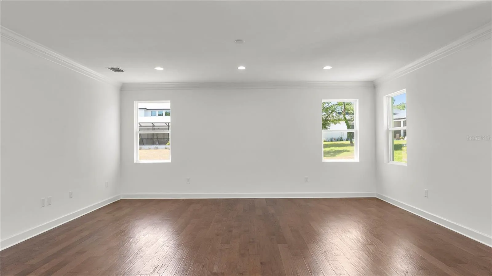2561 ROGERS RD
