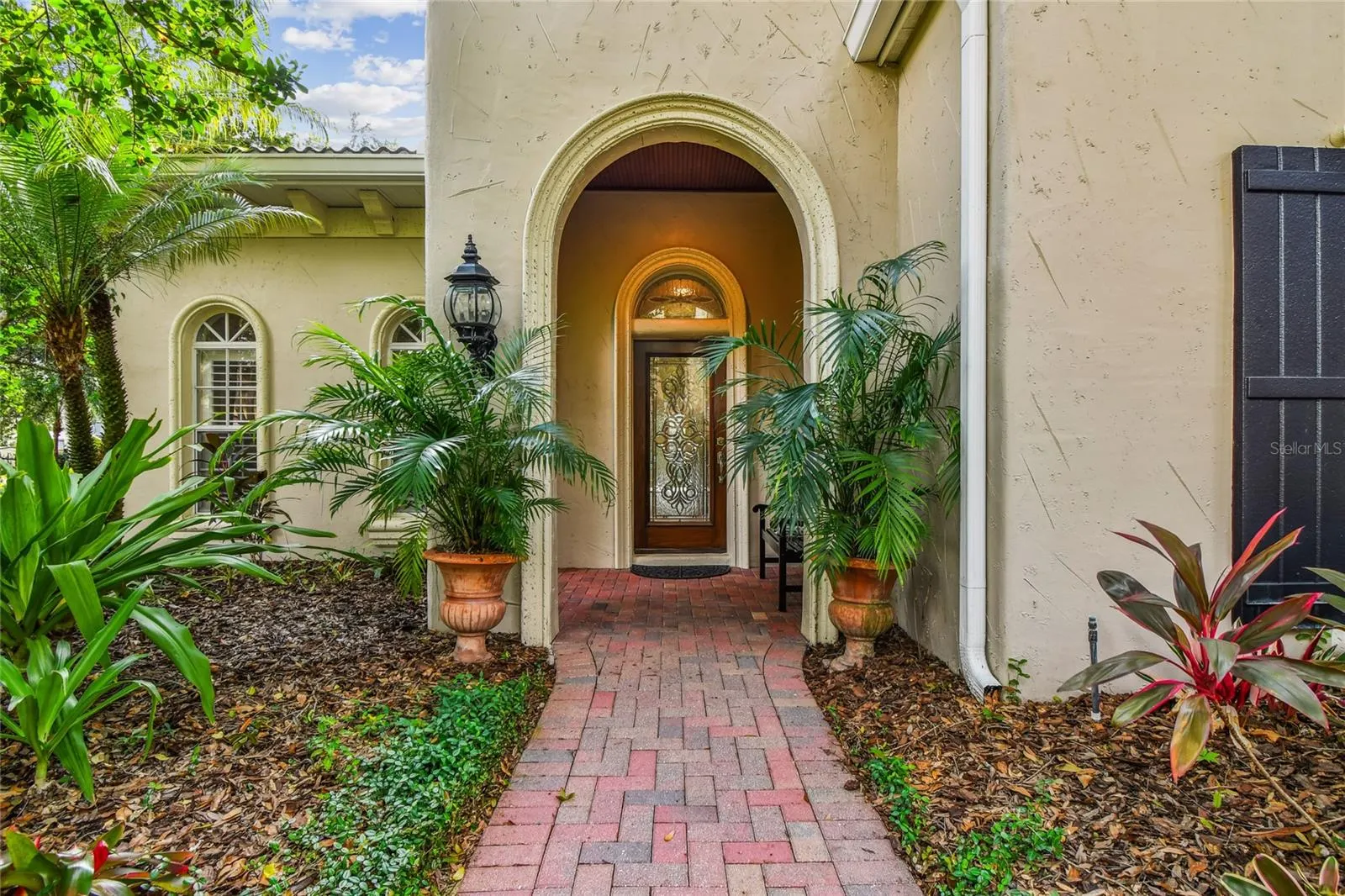1925 FLORESTA VIEW DR