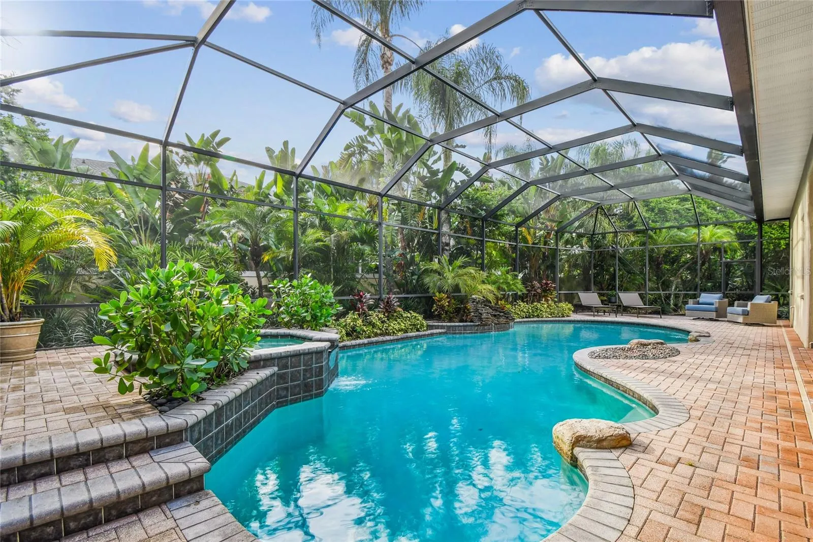 1925 FLORESTA VIEW DR
