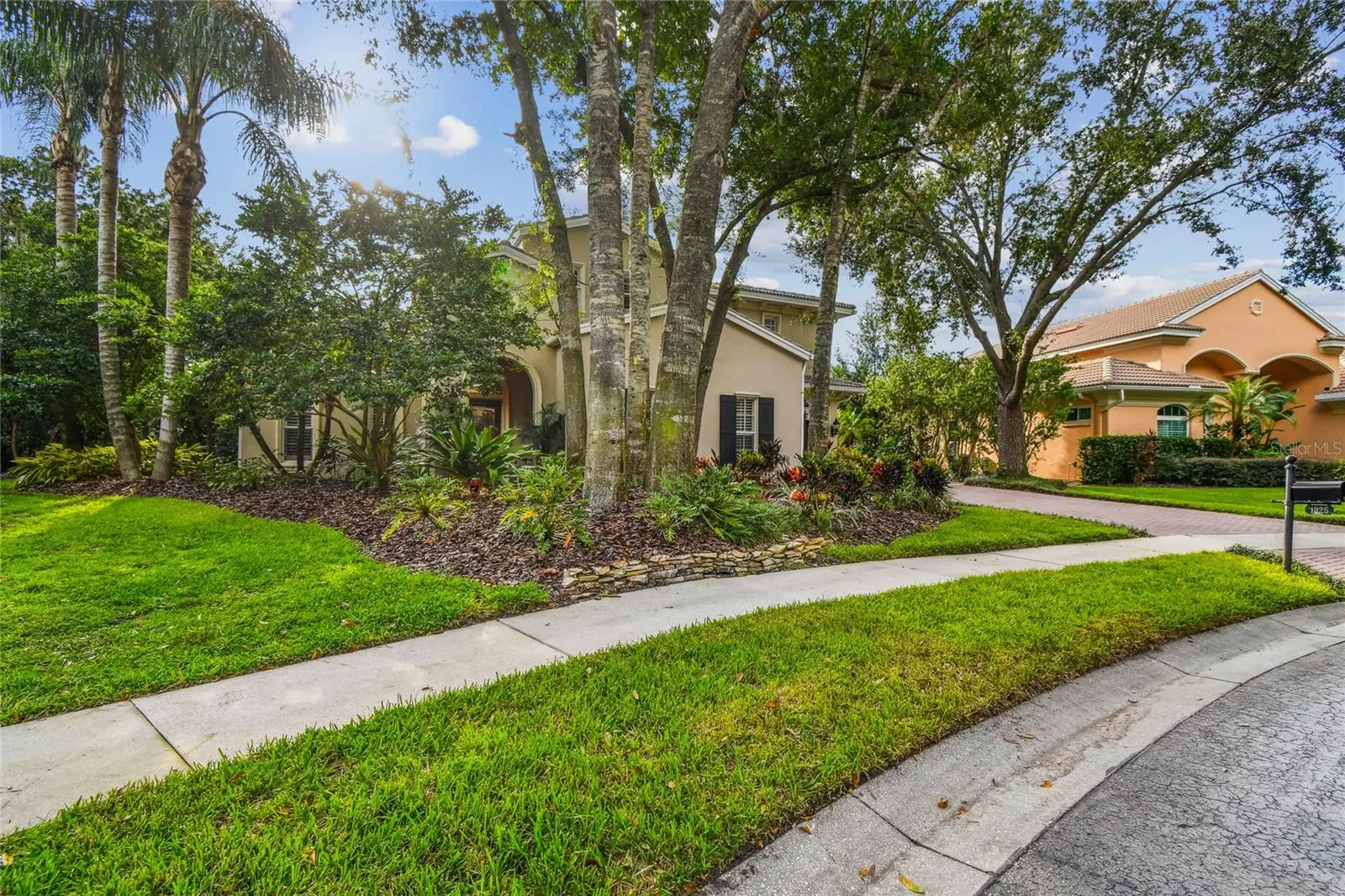 1925 FLORESTA VIEW DR