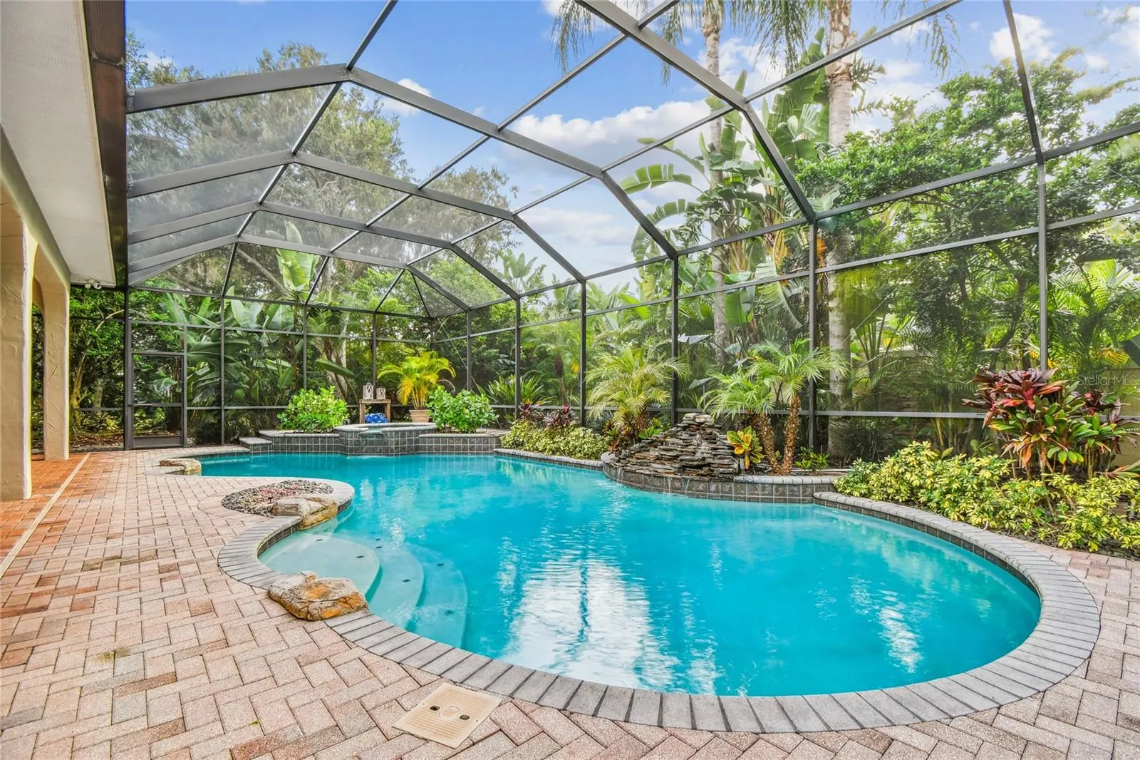 1925 FLORESTA VIEW DR