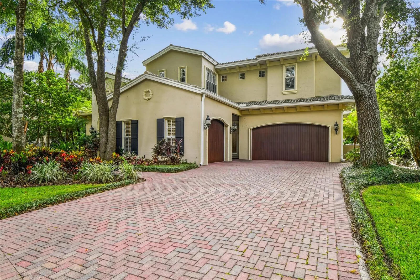 1925 FLORESTA VIEW DR
