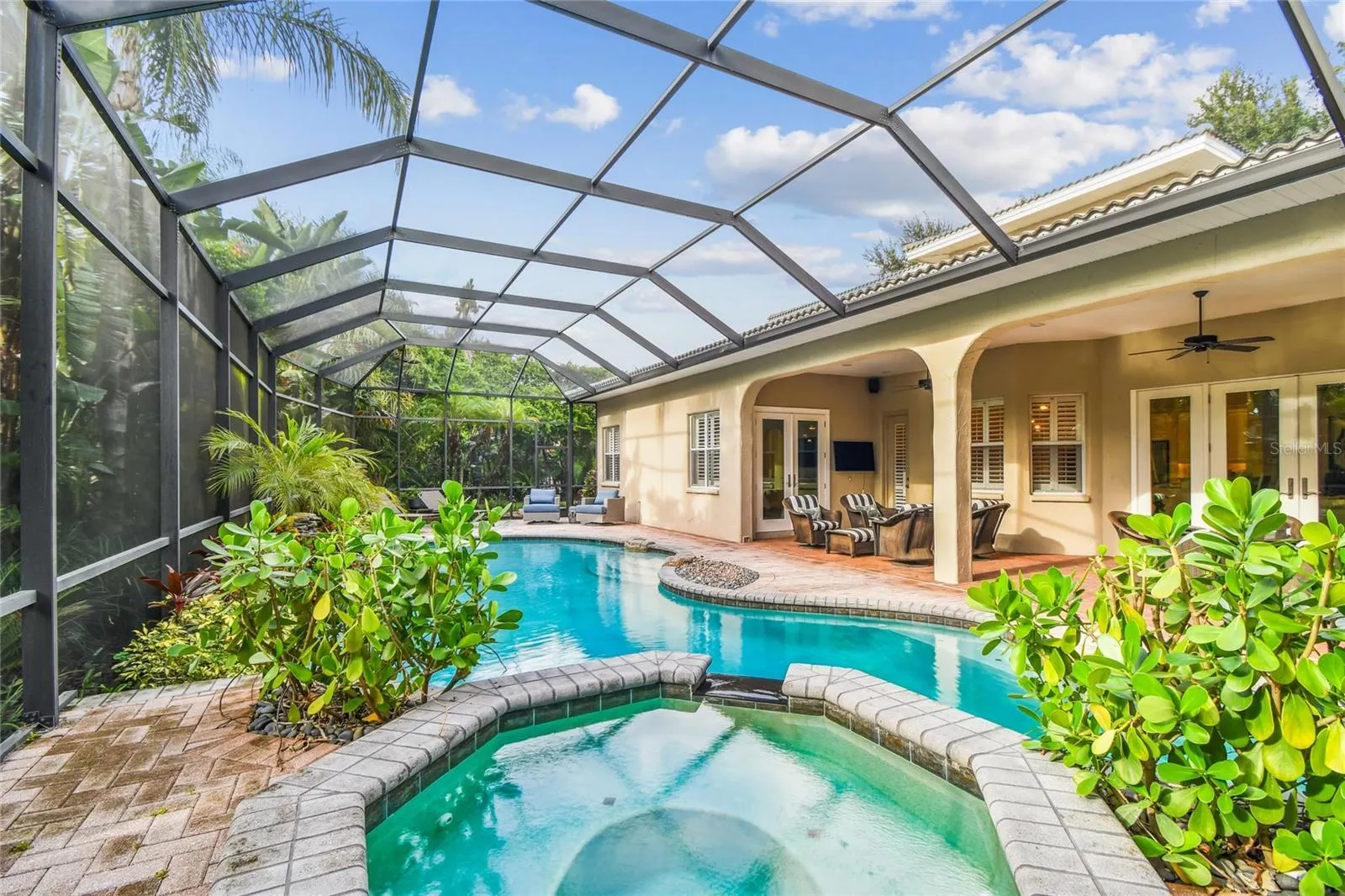 1925 FLORESTA VIEW DR