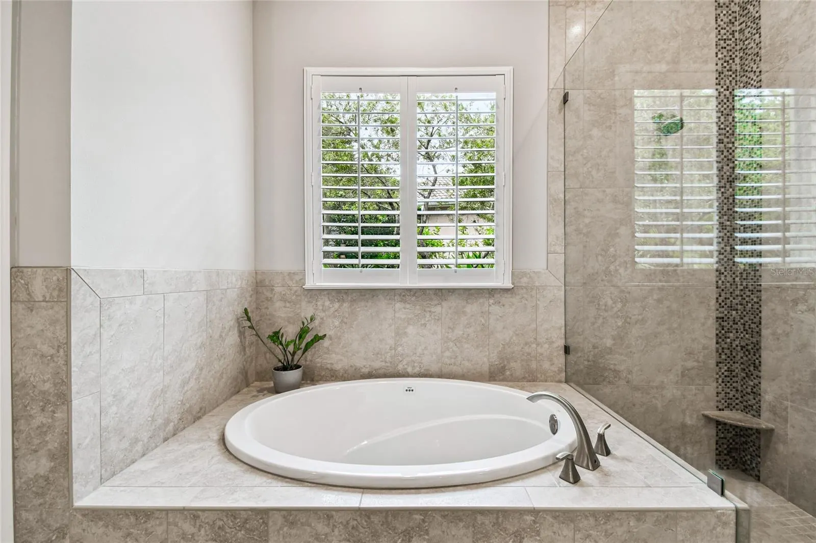 1925 FLORESTA VIEW DR