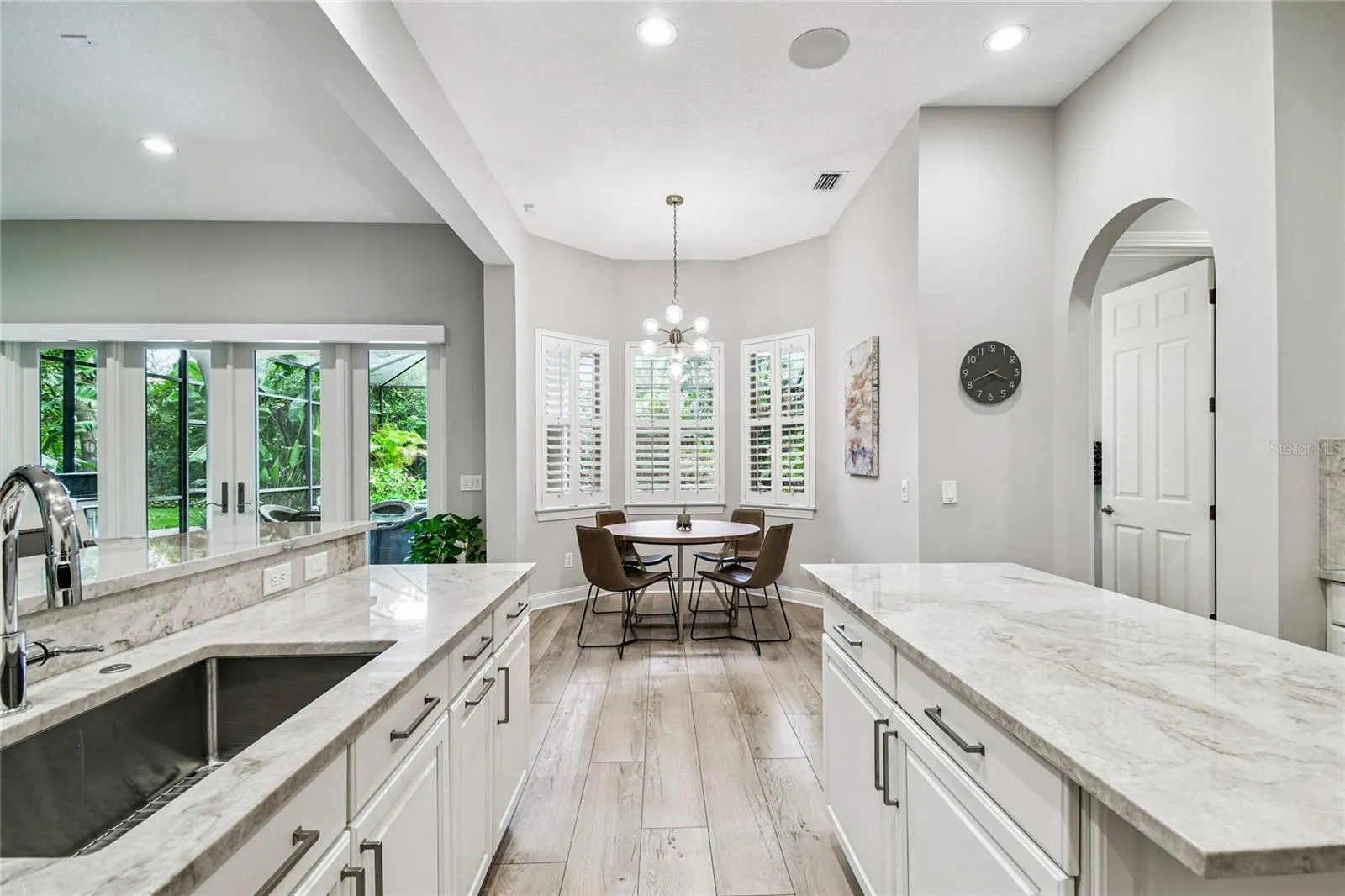 1925 FLORESTA VIEW DR
