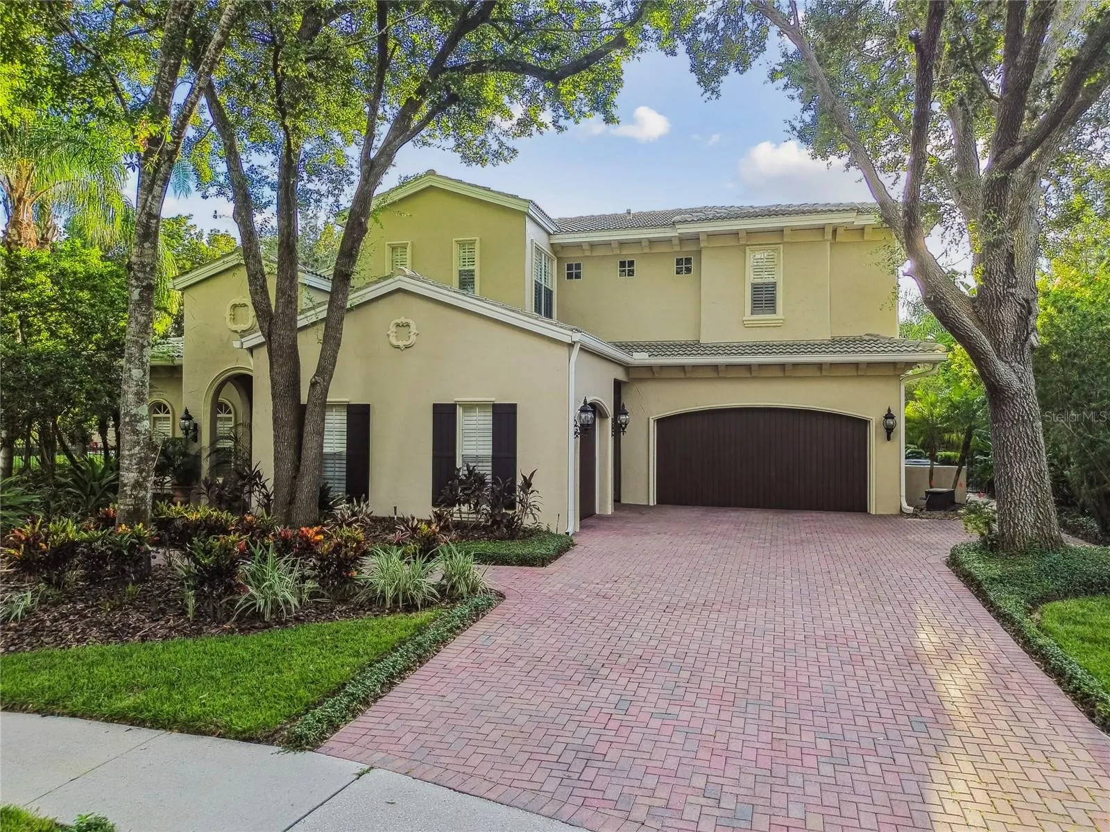 1925 FLORESTA VIEW DR