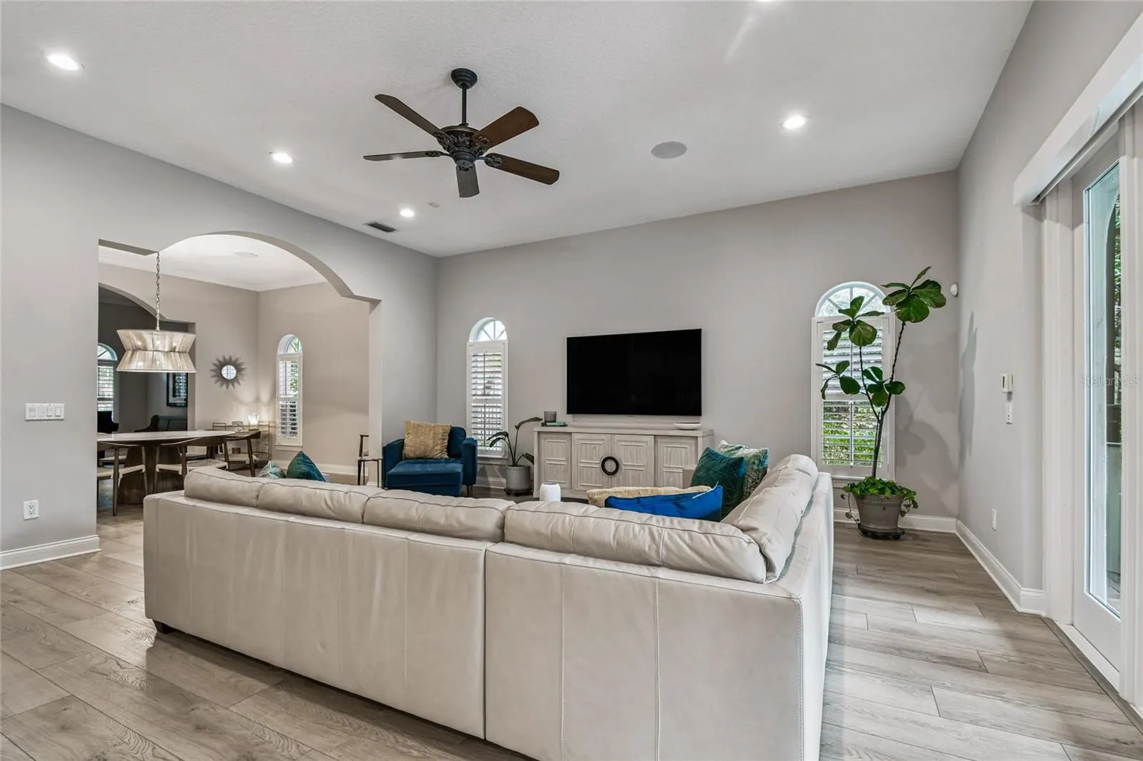 1925 FLORESTA VIEW DR