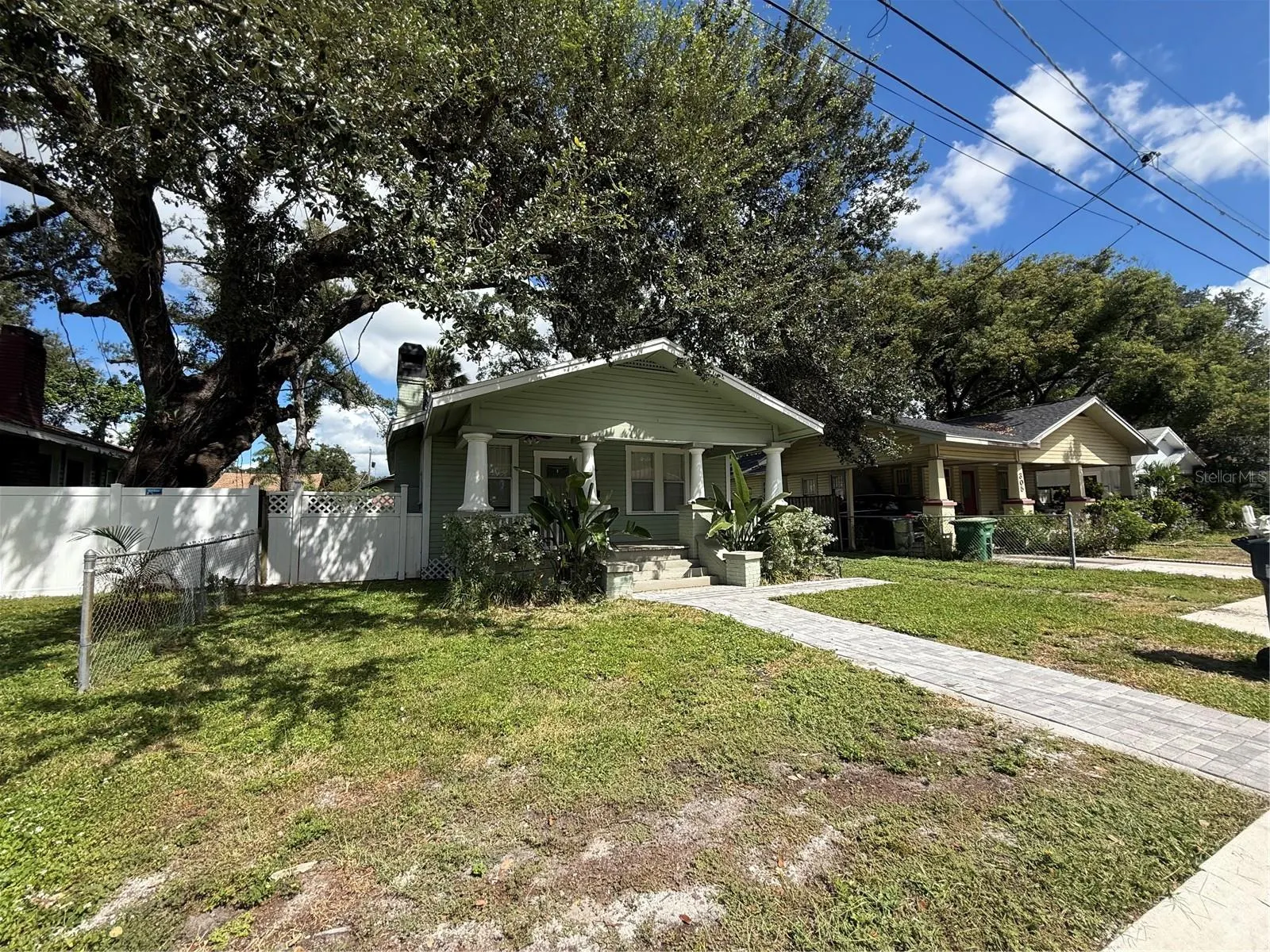 307 W CREST AVE