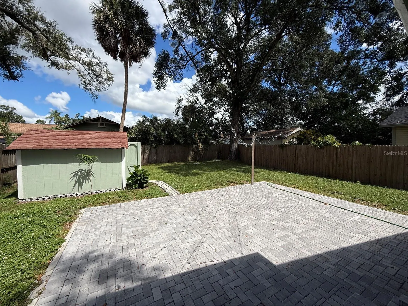 307 W CREST AVE