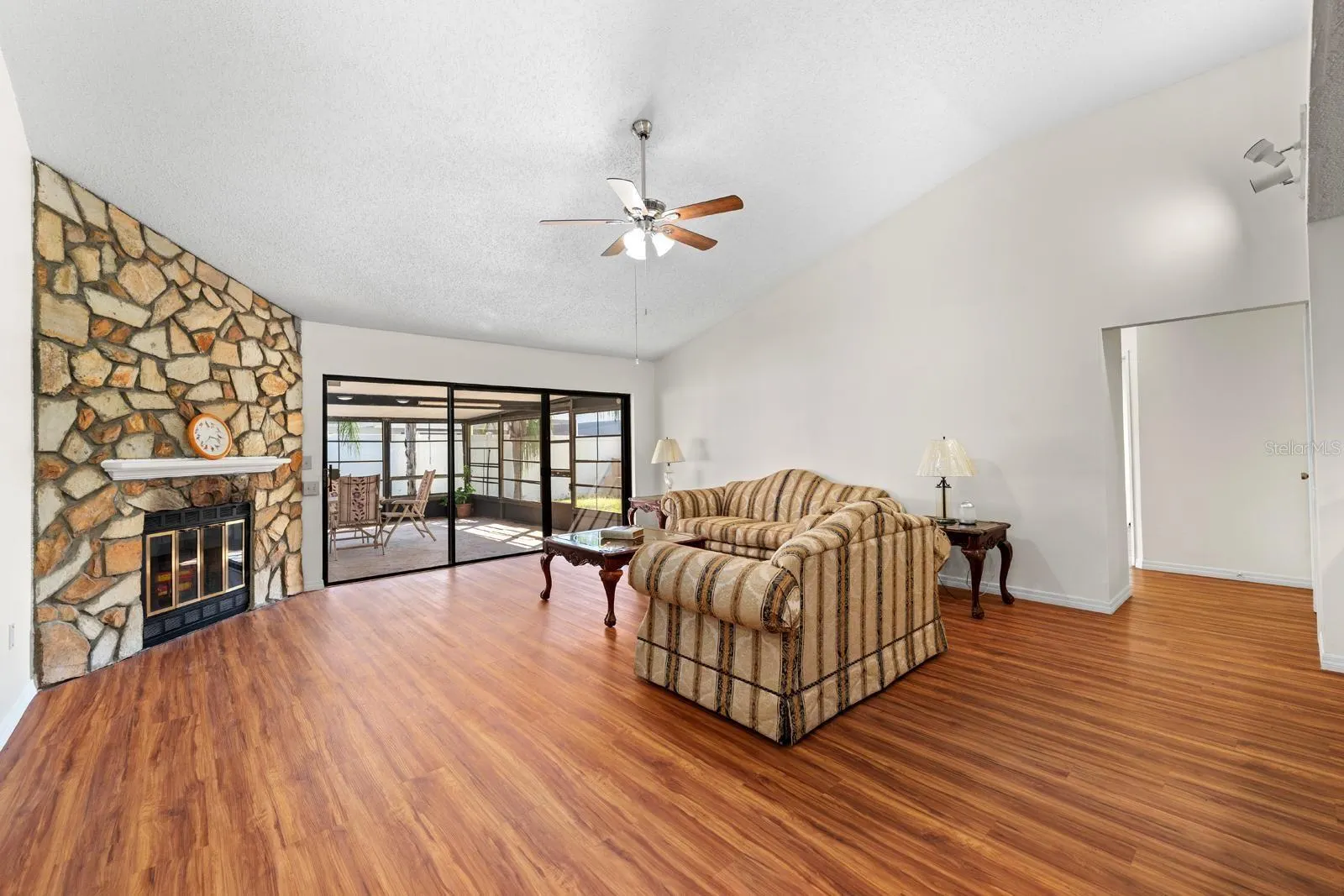 15013 REDCLIFF DR