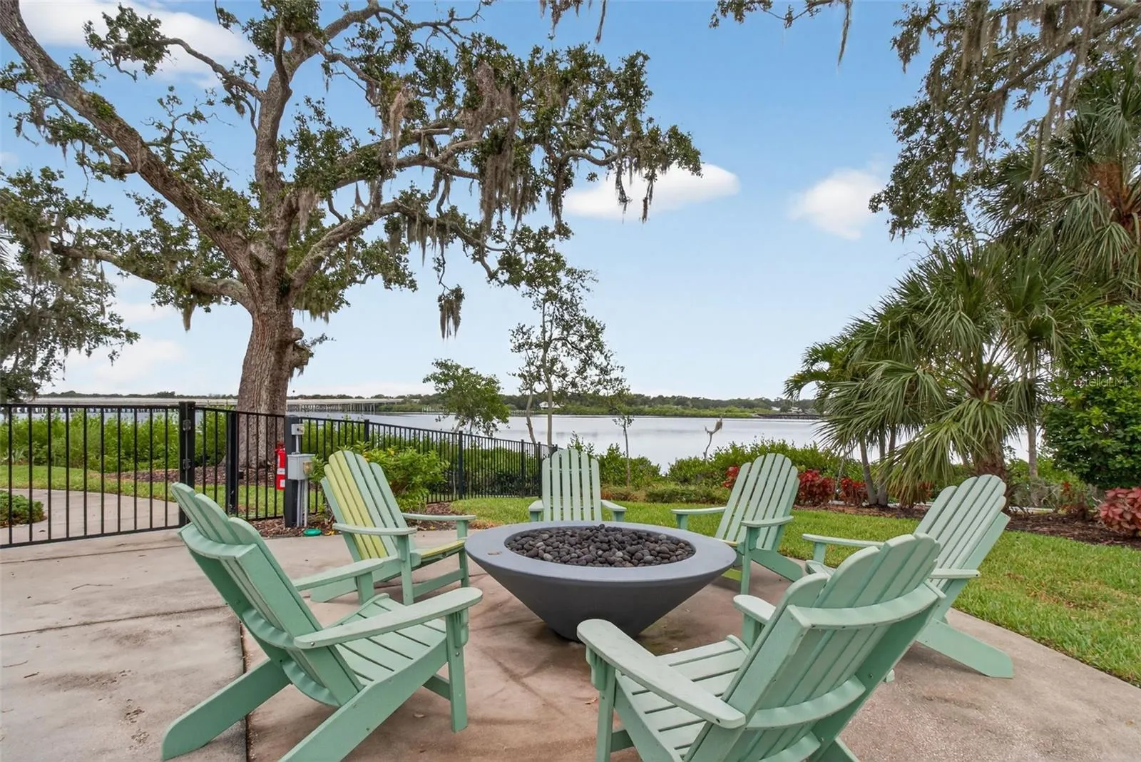2007 PALM KEY AVE