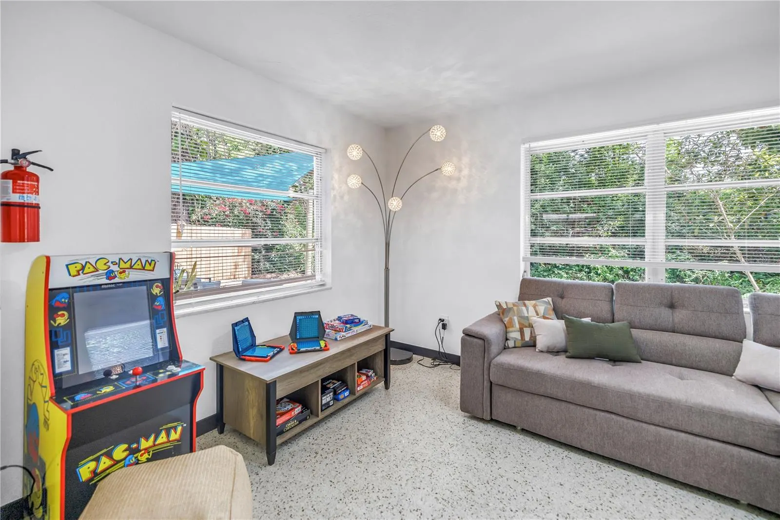 3518 POCAHONTAS DR