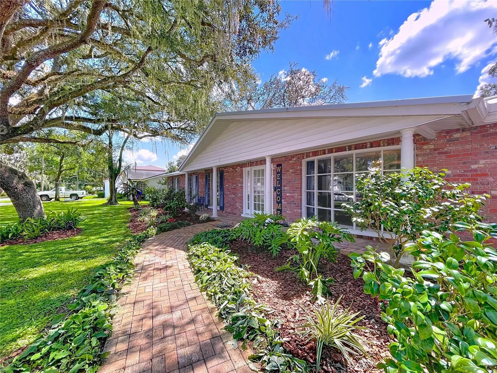 12040 RIVERHILLS DR