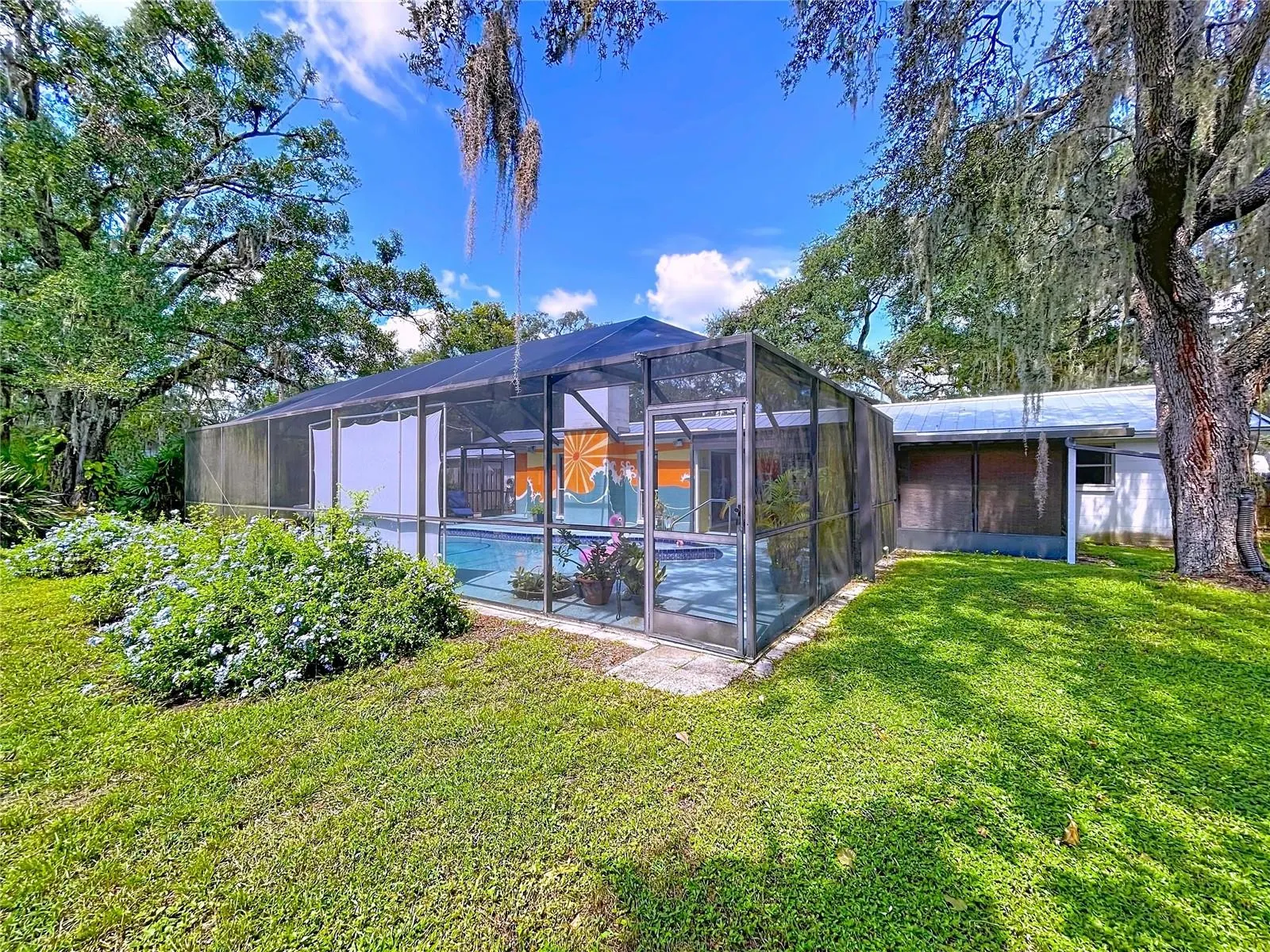 12040 RIVERHILLS DR
