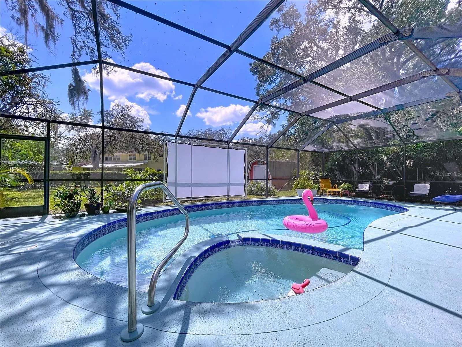 12040 RIVERHILLS DR
