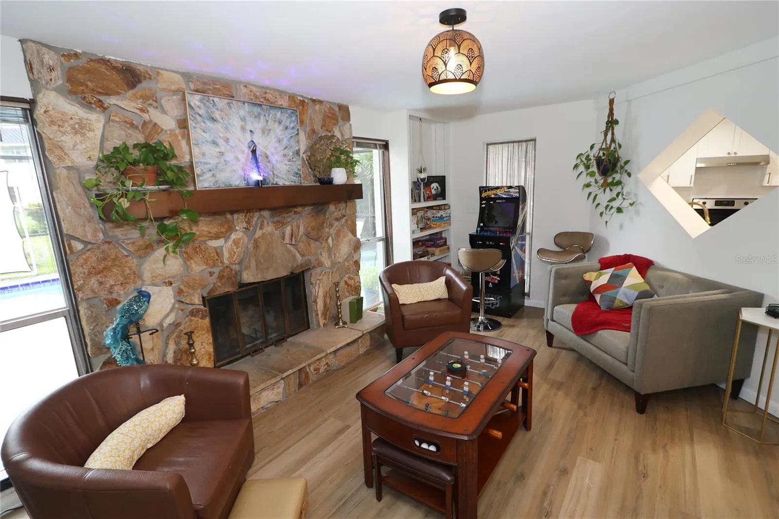 12040 RIVERHILLS DR