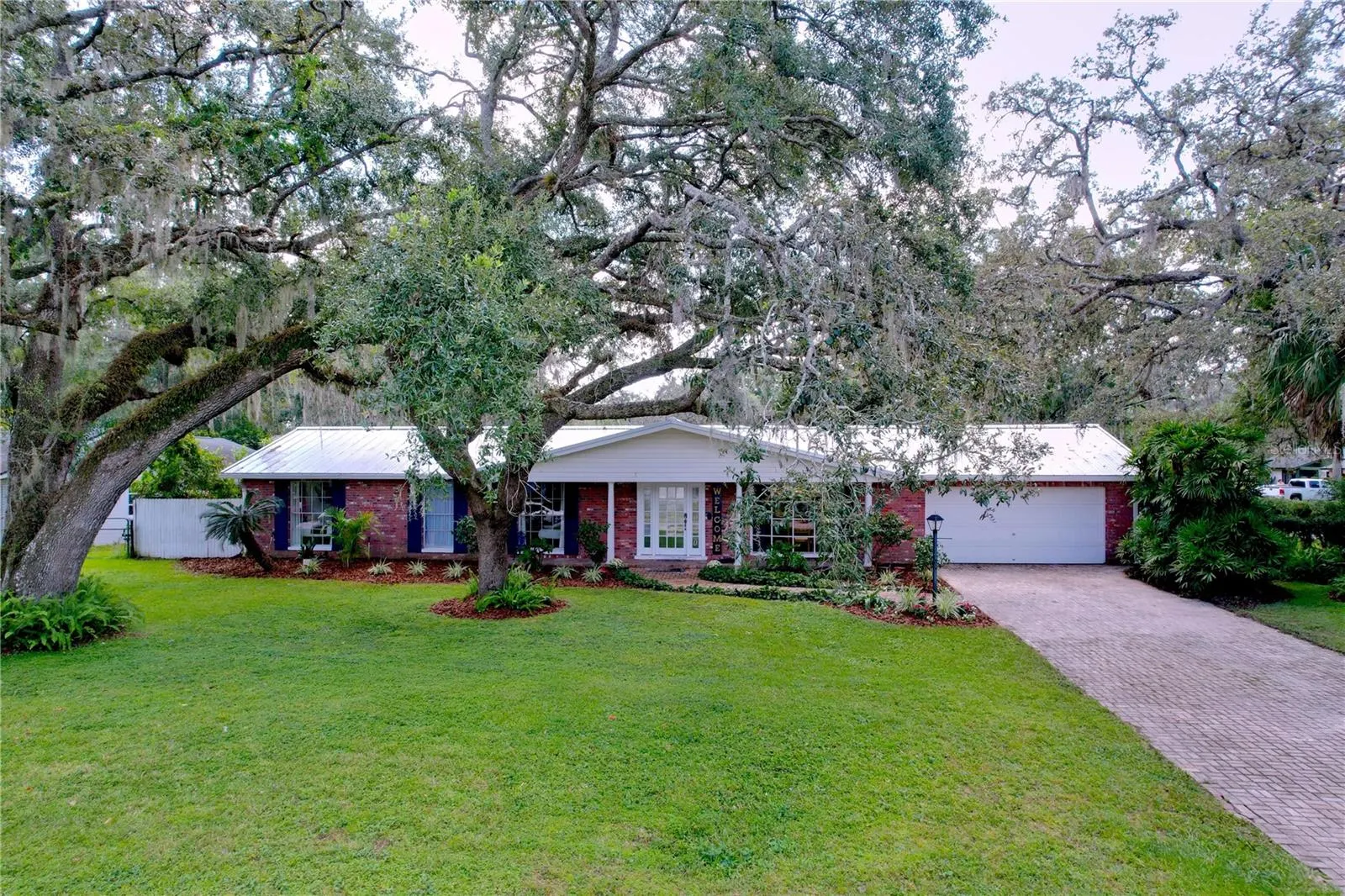 12040 RIVERHILLS DR
