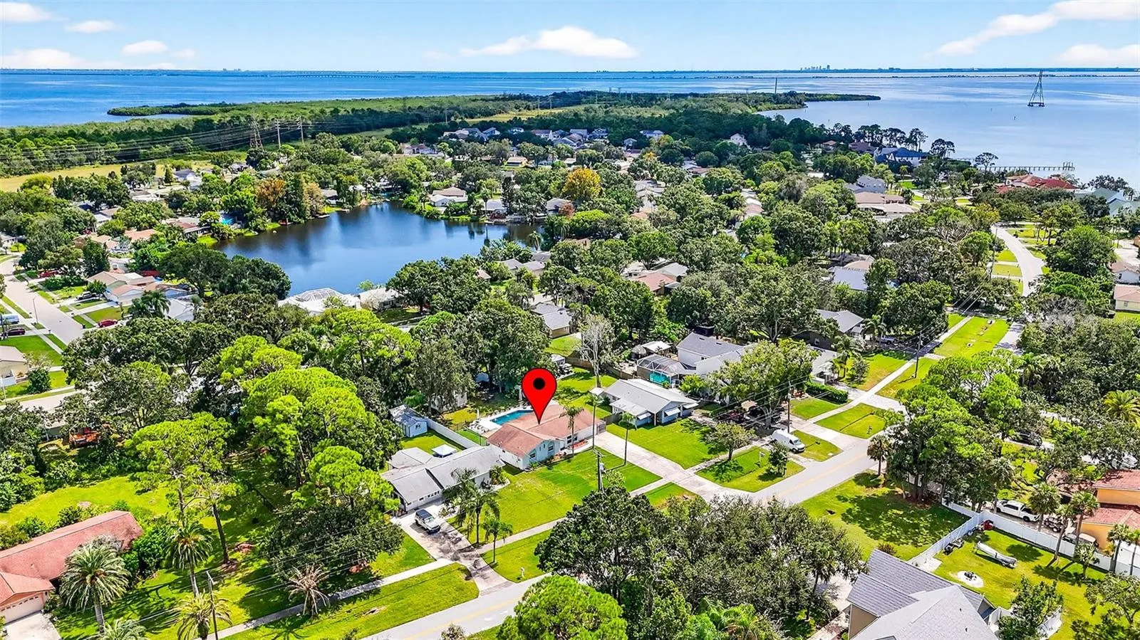 603 SHORE DR E