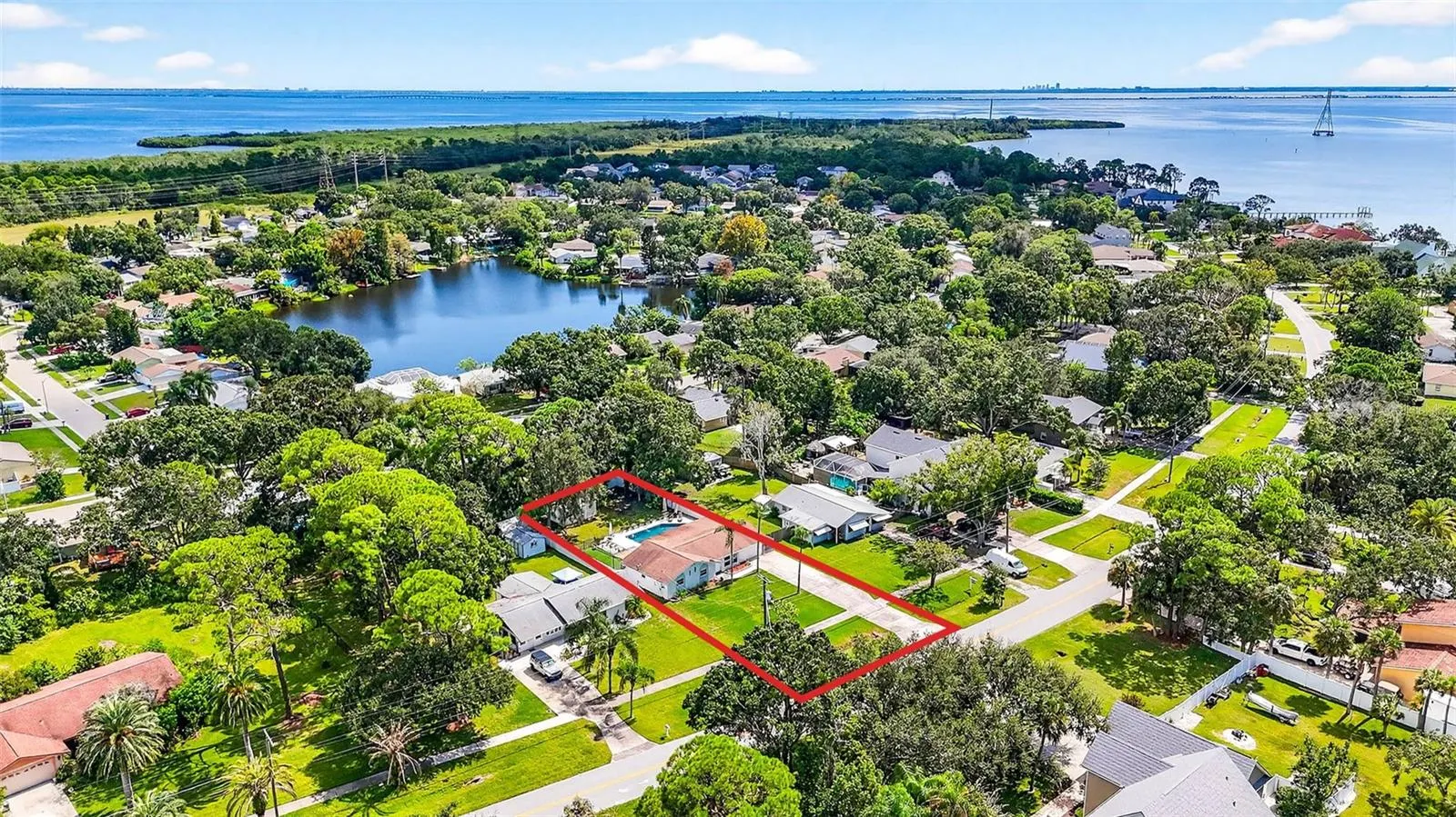 603 SHORE DR E