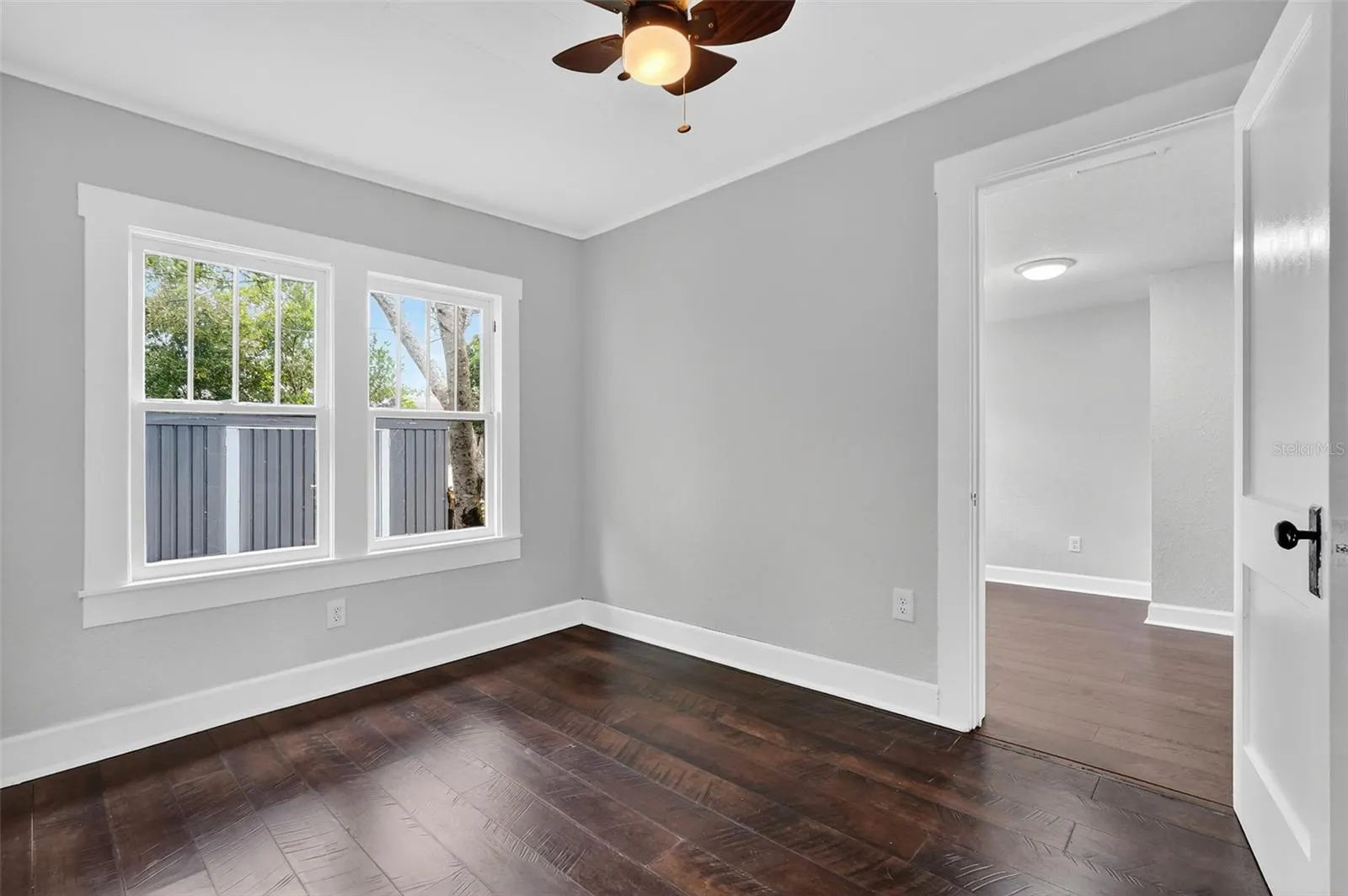 1565 SCRANTON AVE
