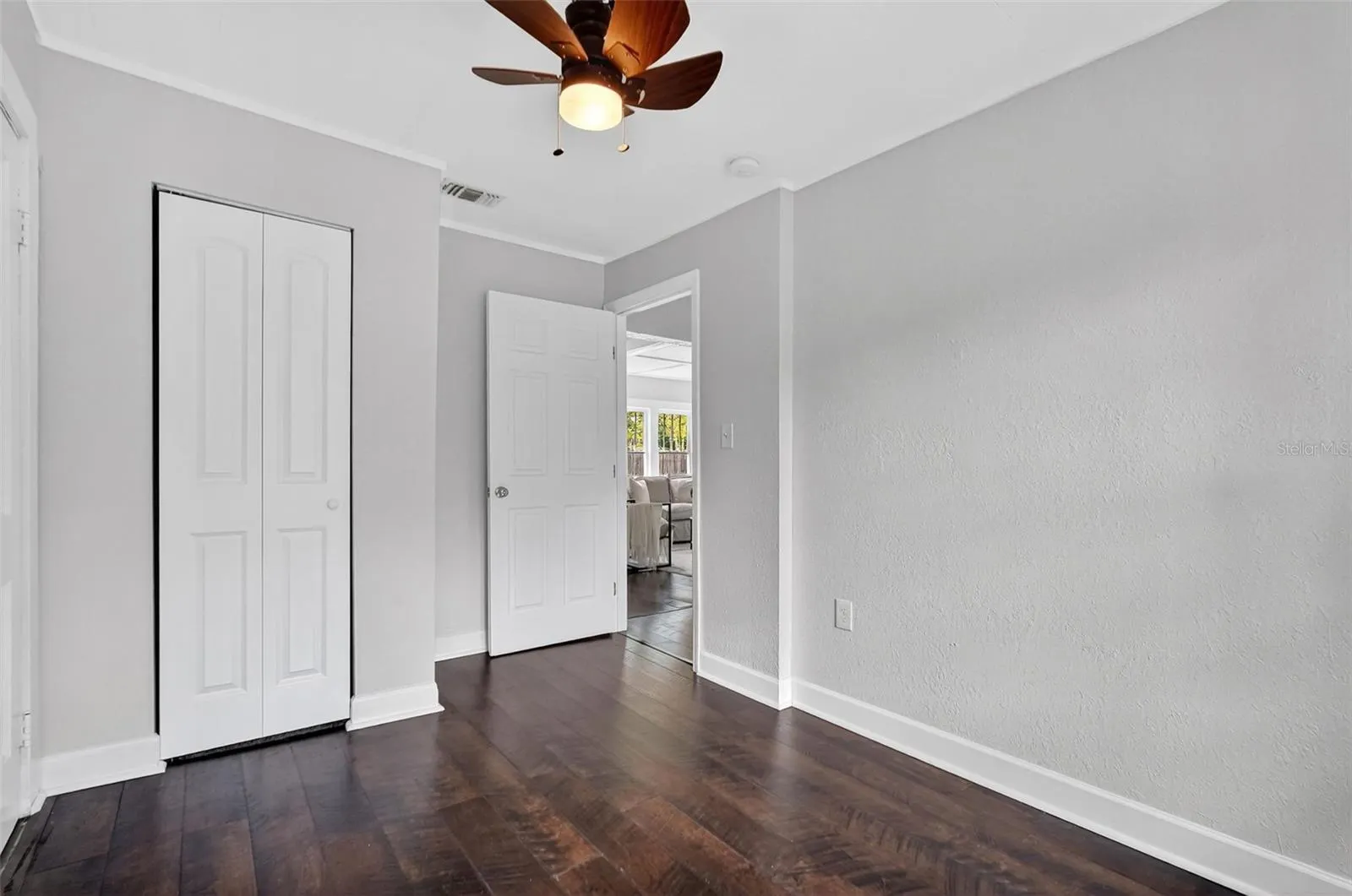 1565 SCRANTON AVE