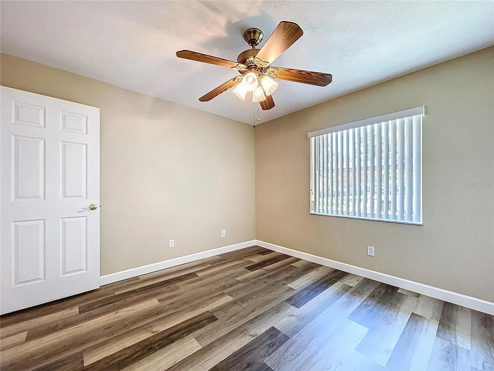1535 NURSERY RD #107, #107