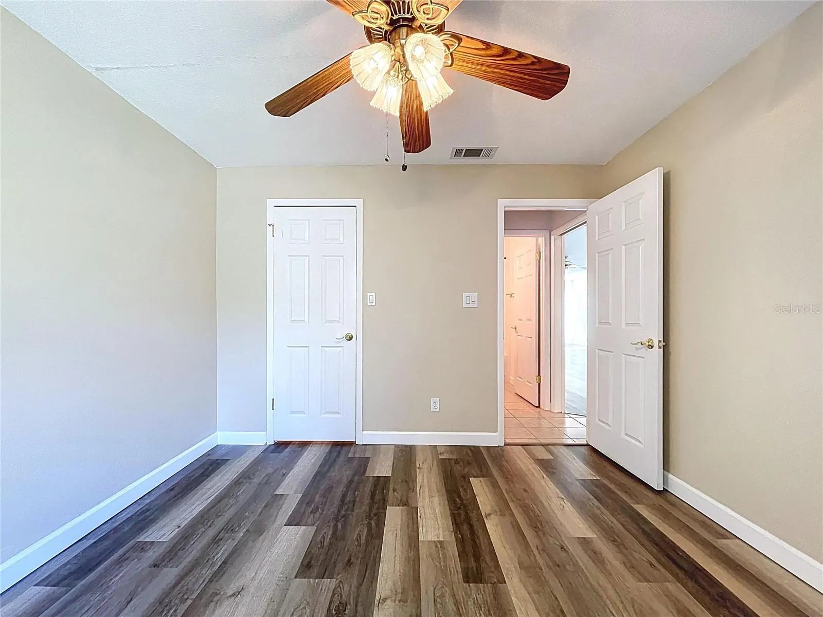 1535 NURSERY RD #107, #107