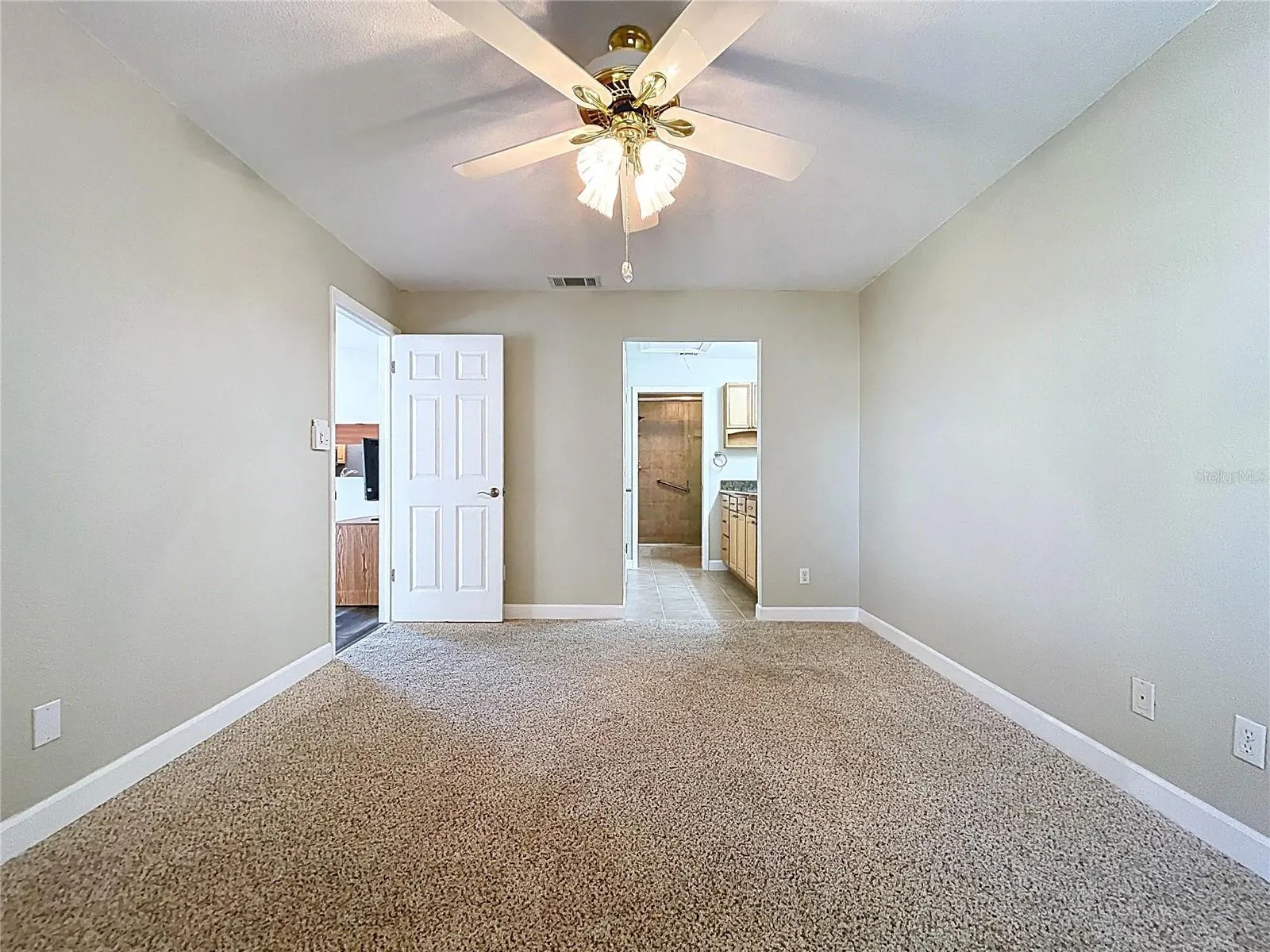 1535 NURSERY RD #107, #107
