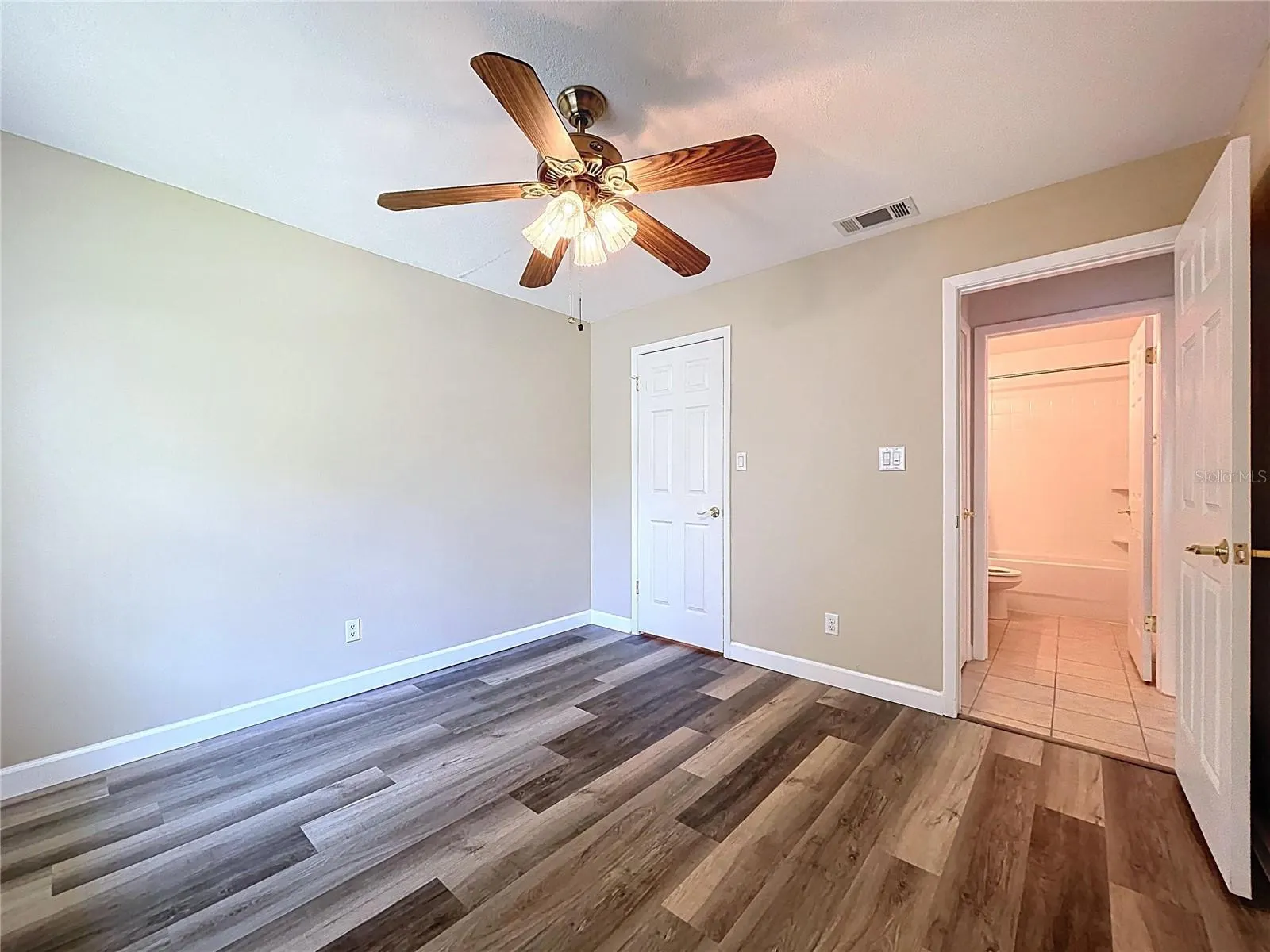 1535 NURSERY RD #107, #107
