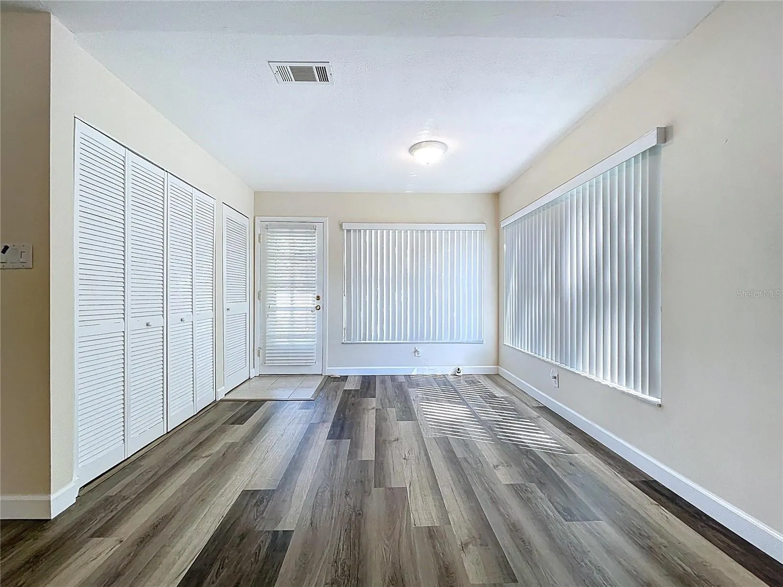 1535 NURSERY RD #107, #107