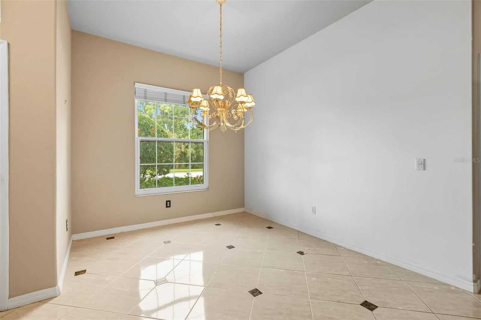 708 ANNA HOPE LN