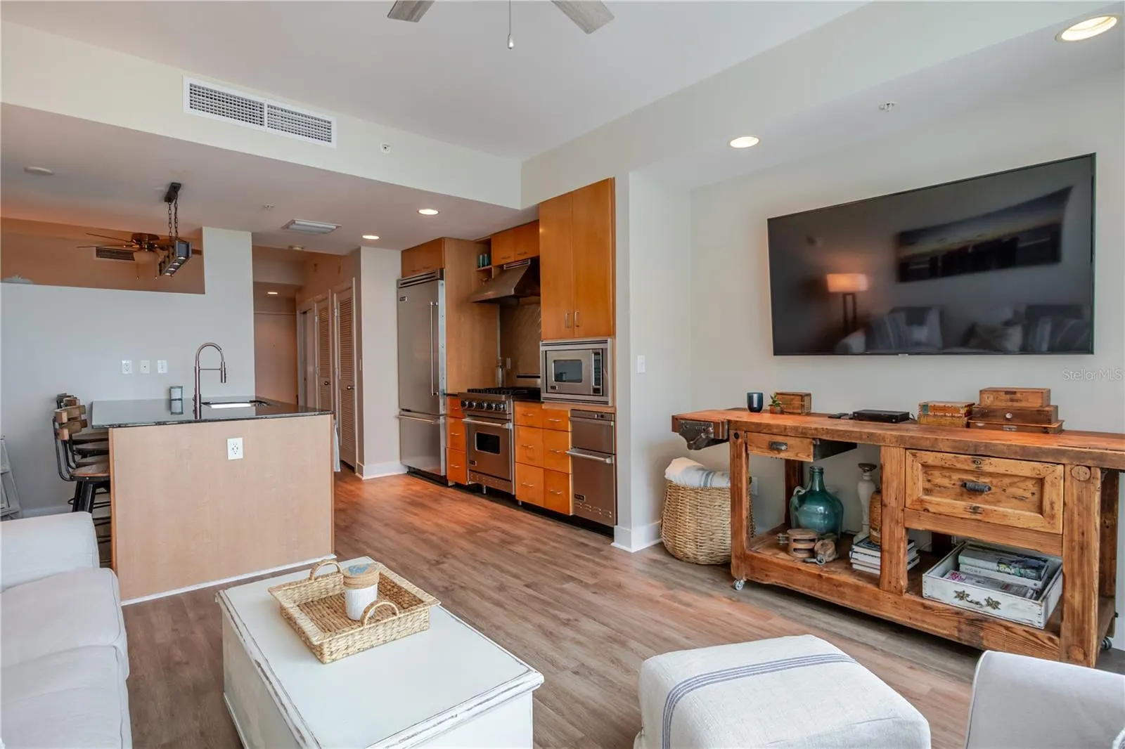1120 E KENNEDY BLVD #1520, #1520