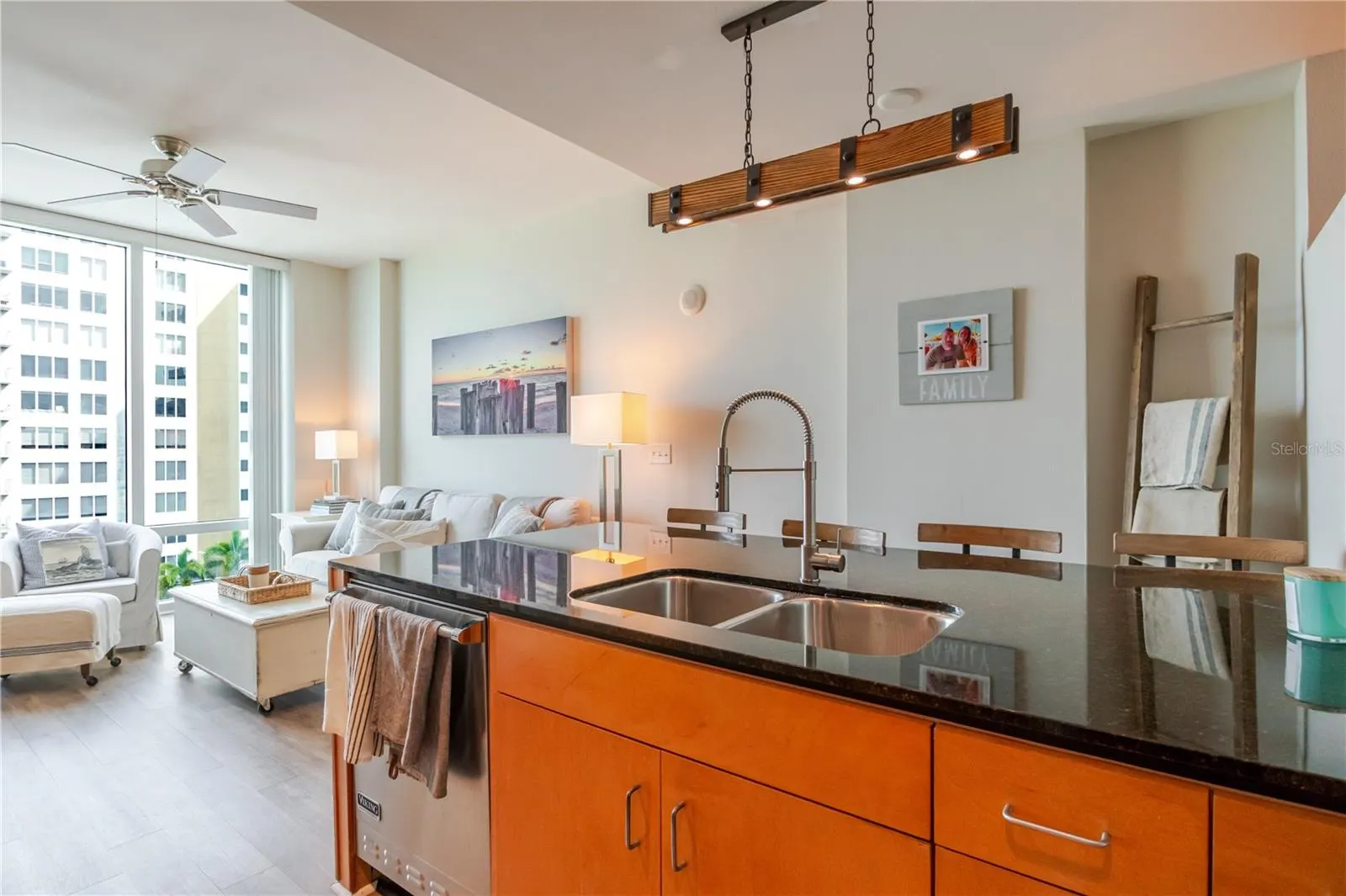 1120 E KENNEDY BLVD #1520, #1520