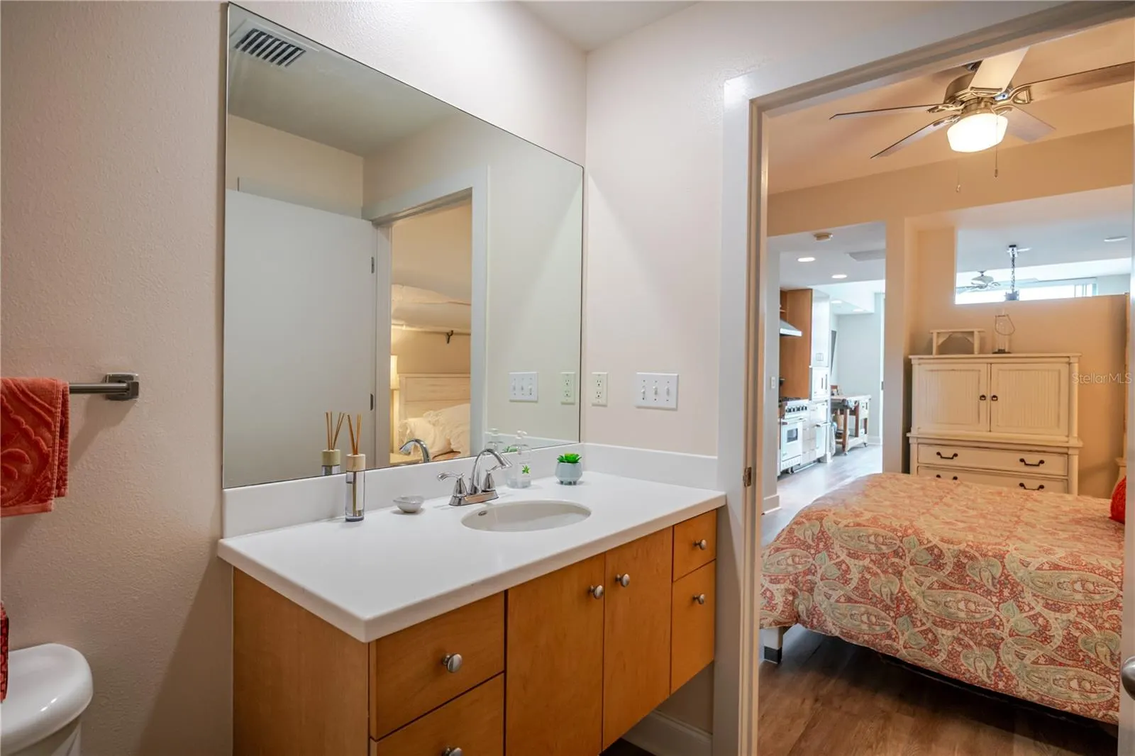 1120 E KENNEDY BLVD #1520, #1520