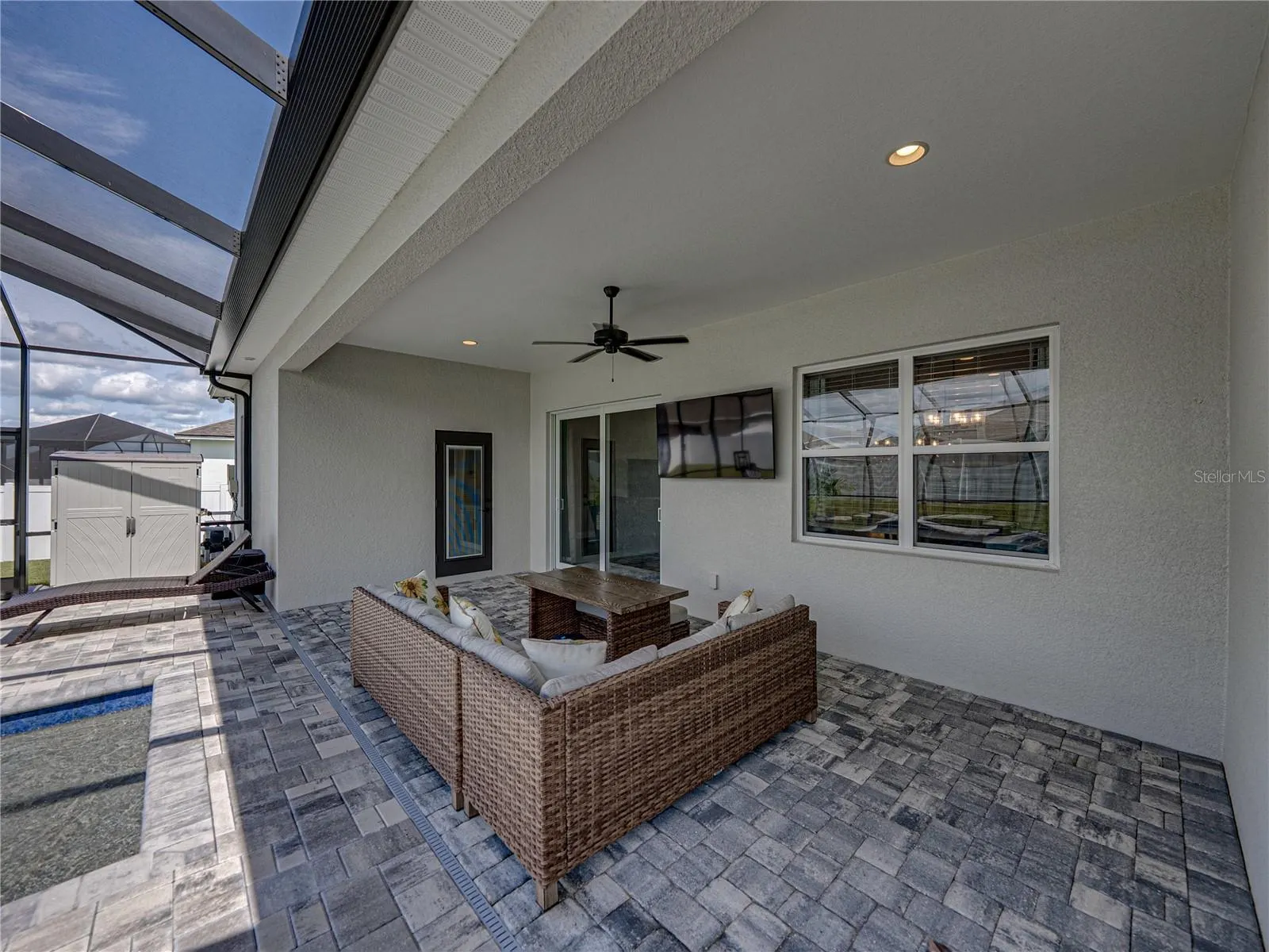 6941 BENTRIDGE DR