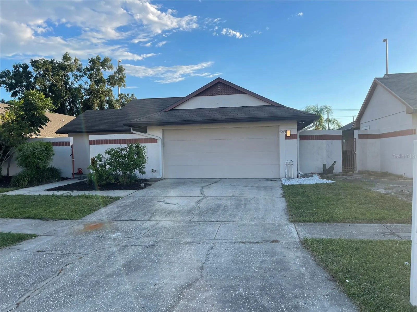 10813 VENICE CIR