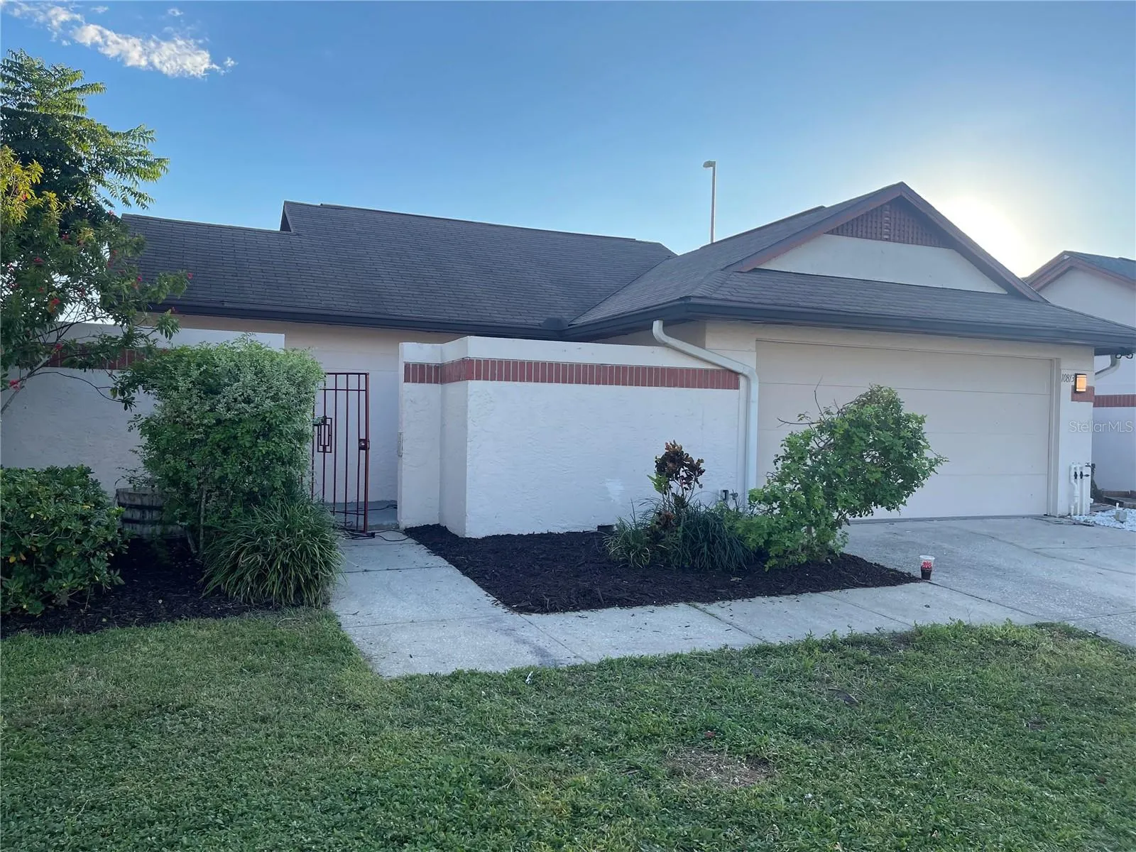 10813 VENICE CIR
