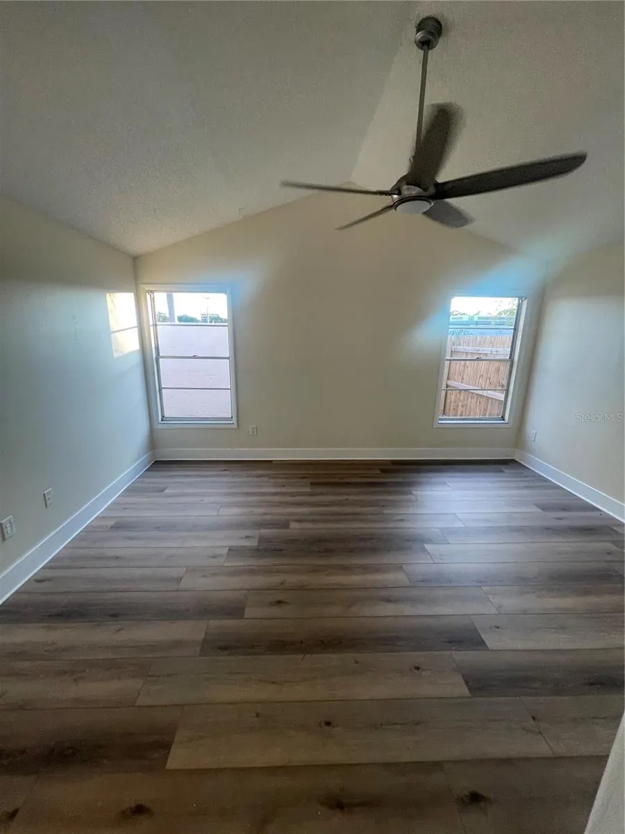 10813 VENICE CIR