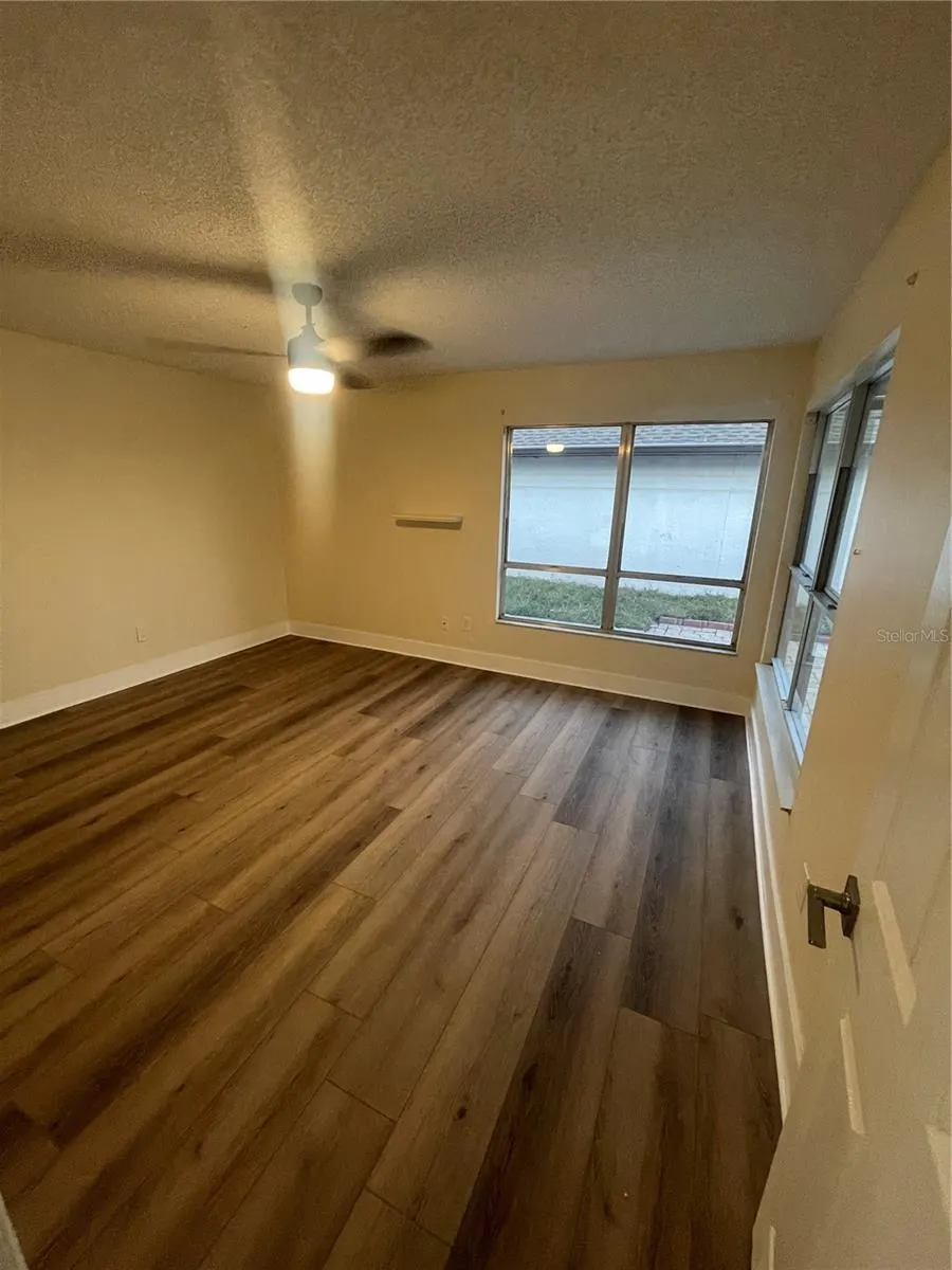 10813 VENICE CIR