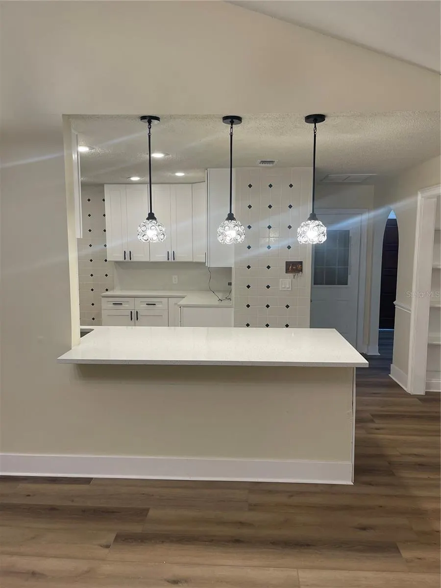 10813 VENICE CIR