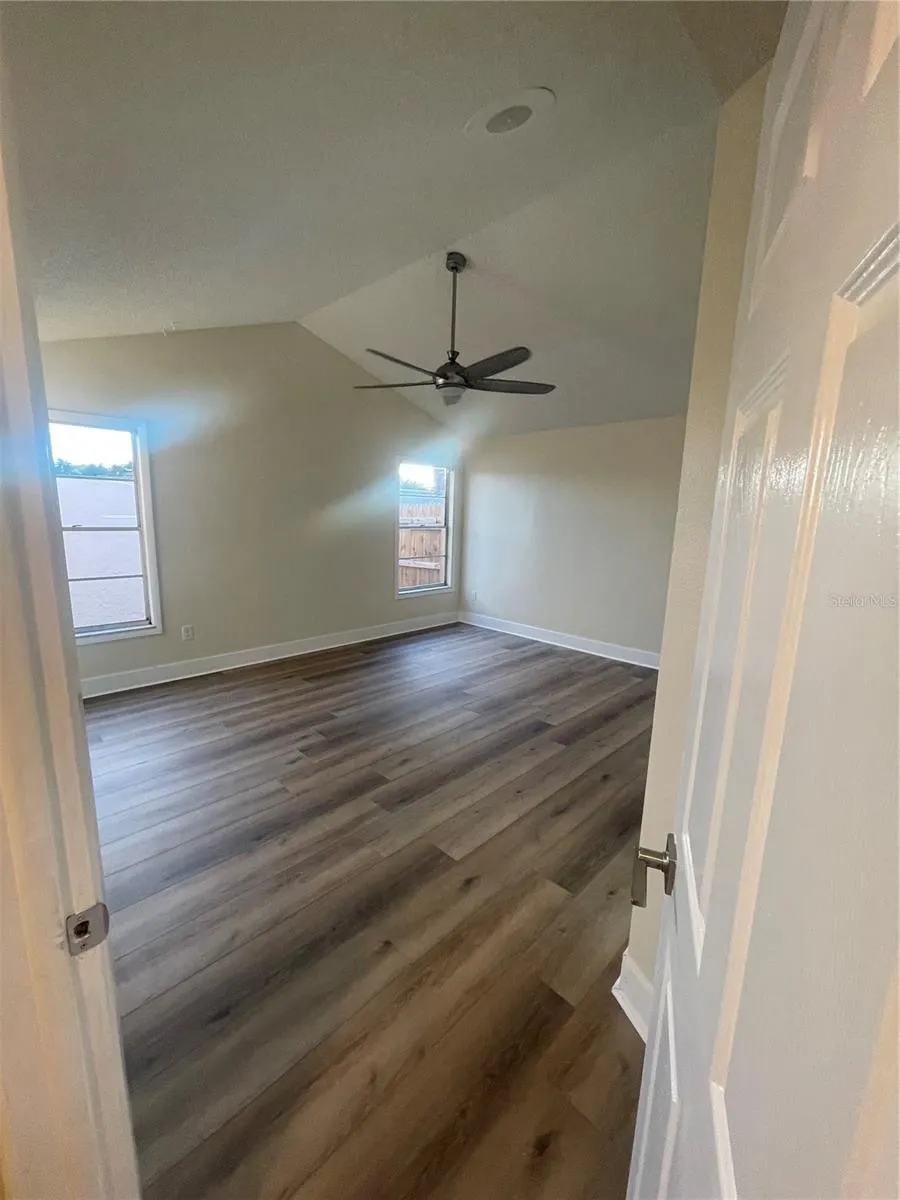 10813 VENICE CIR