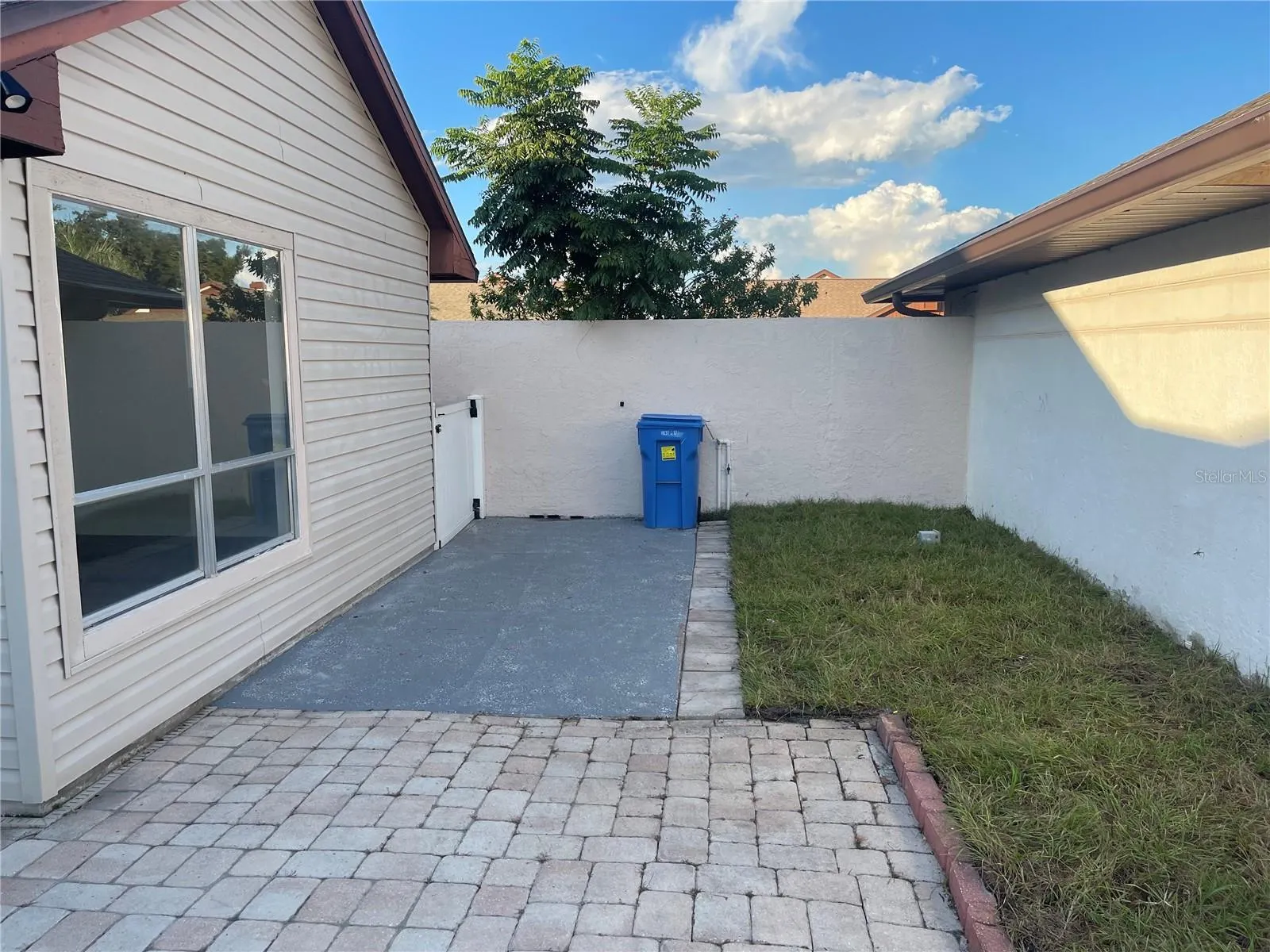 10813 VENICE CIR
