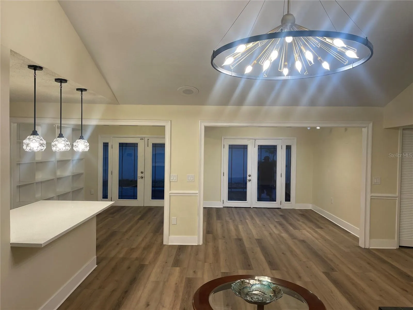 10813 VENICE CIR